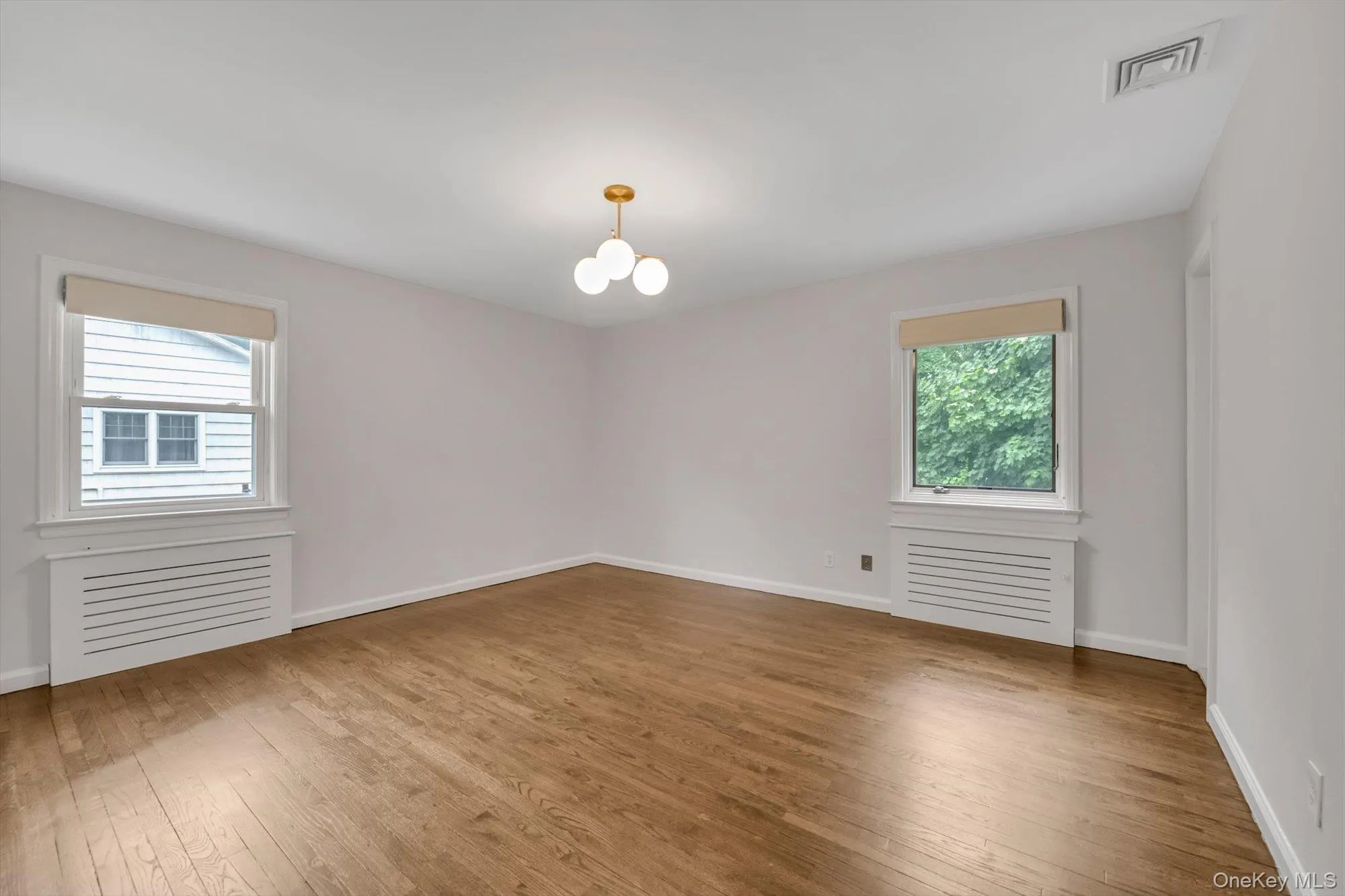 18 Pine Drive, North Hempstead, NY, 3 Bedrooms Bedrooms, 8 Rooms Rooms,2 BathroomsBathrooms,Residential,For Rent,Pine,0,1002999 18 Pine Drive, North Hempstead, NY, 3 Bedrooms Bedrooms, 8 Rooms Rooms,2 BathroomsBathrooms,Residential,For Rent,Pine,0,1002999