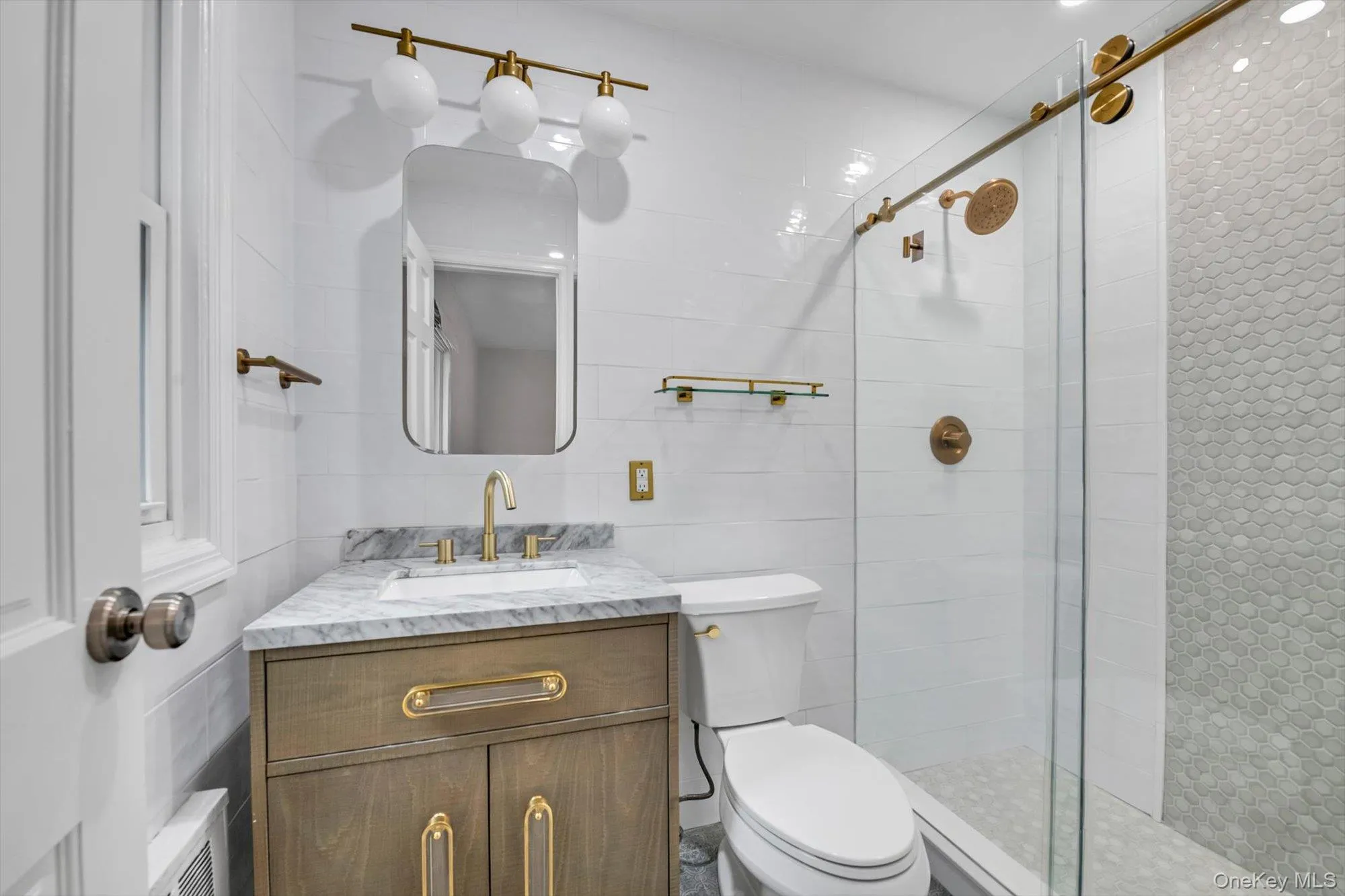 18 Pine Drive, North Hempstead, NY, 3 Bedrooms Bedrooms, 8 Rooms Rooms,2 BathroomsBathrooms,Residential,For Rent,Pine,0,1002999 18 Pine Drive, North Hempstead, NY, 3 Bedrooms Bedrooms, 8 Rooms Rooms,2 BathroomsBathrooms,Residential,For Rent,Pine,0,1002999
