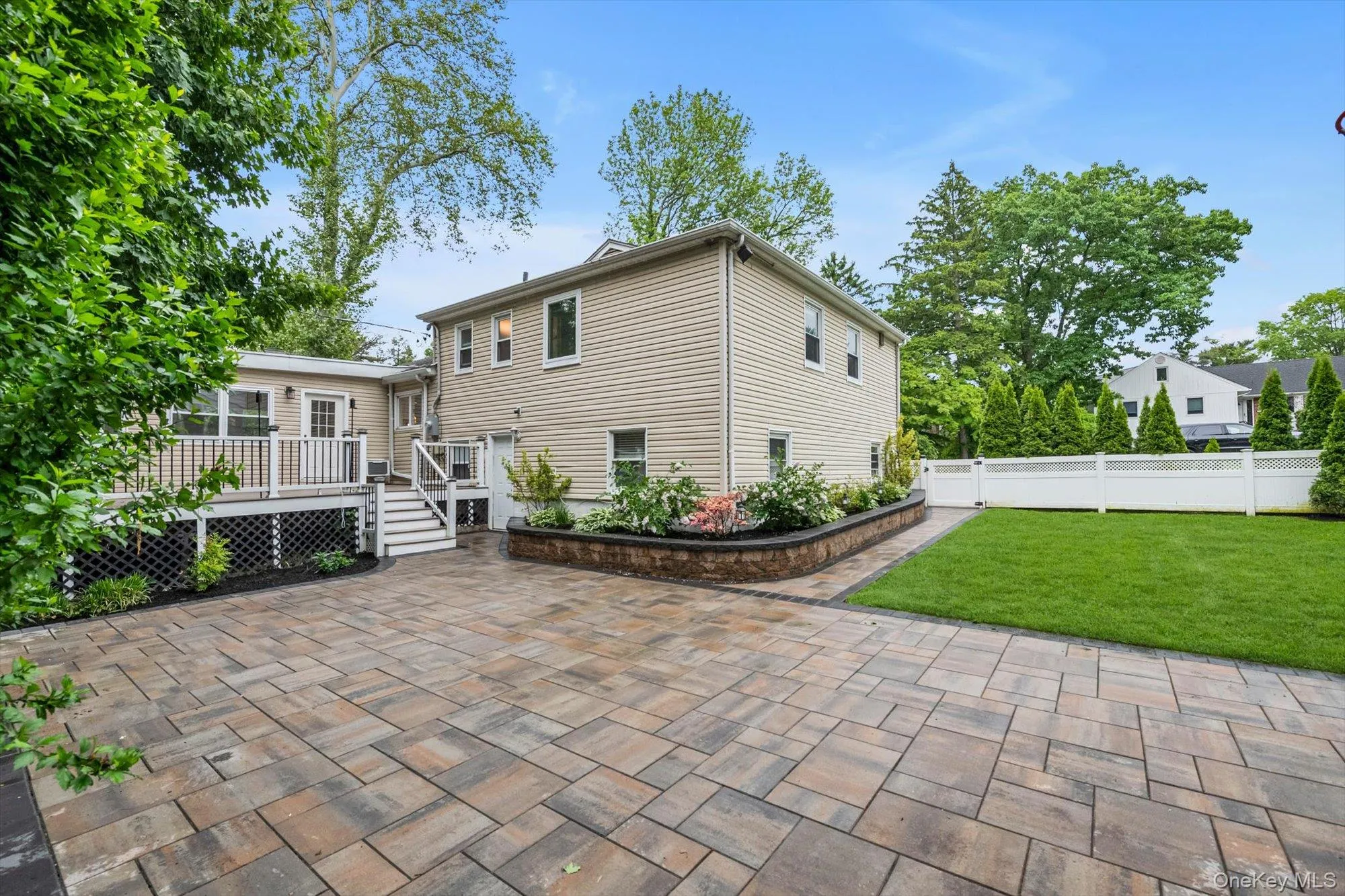 18 Pine Drive, North Hempstead, NY, 3 Bedrooms Bedrooms, 8 Rooms Rooms,2 BathroomsBathrooms,Residential,For Rent,Pine,0,1002999 18 Pine Drive, North Hempstead, NY, 3 Bedrooms Bedrooms, 8 Rooms Rooms,2 BathroomsBathrooms,Residential,For Rent,Pine,0,1002999