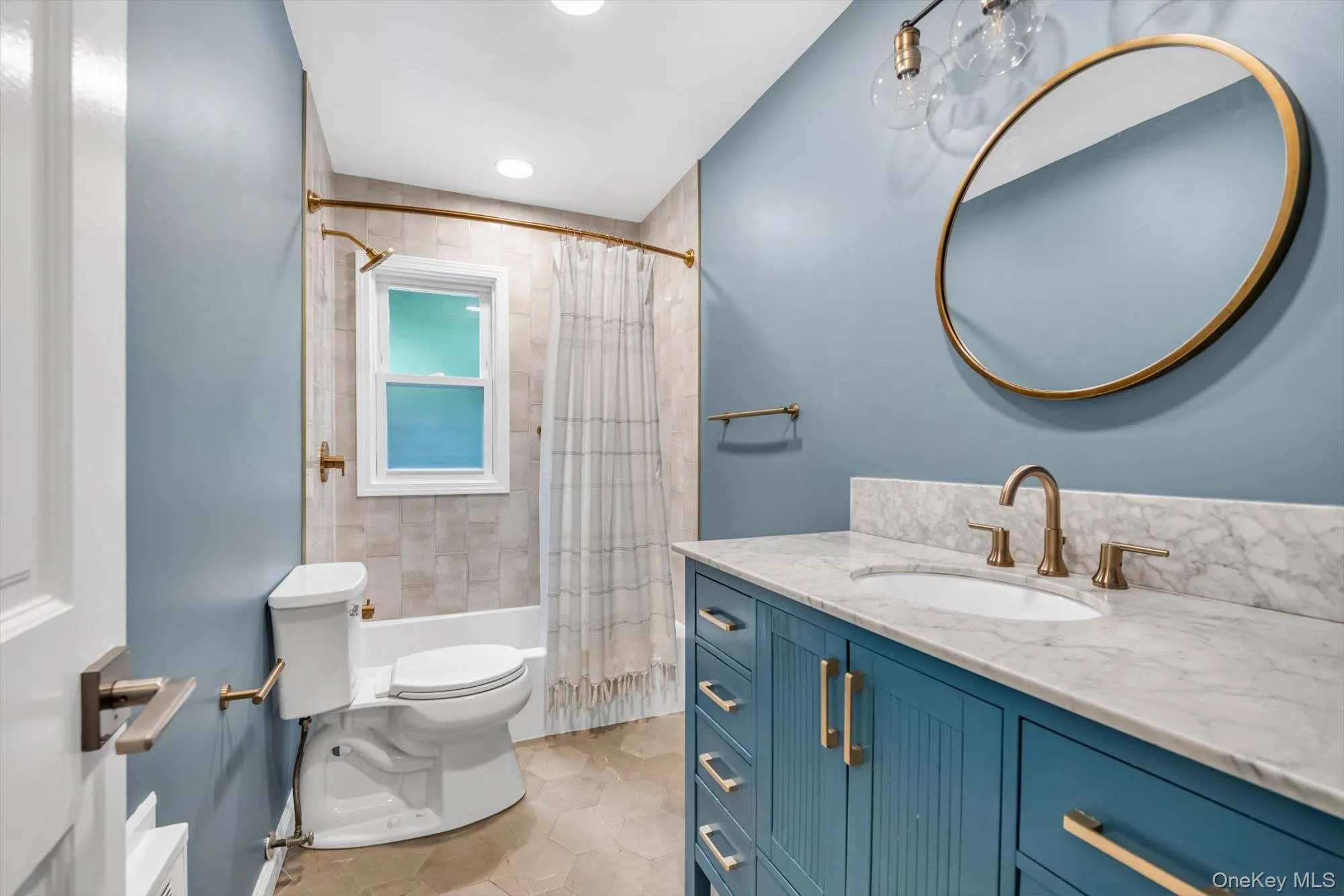 18 Pine Drive, North Hempstead, NY, 3 Bedrooms Bedrooms, 8 Rooms Rooms,2 BathroomsBathrooms,Residential,For Rent,Pine,0,1002999 18 Pine Drive, North Hempstead, NY, 3 Bedrooms Bedrooms, 8 Rooms Rooms,2 BathroomsBathrooms,Residential,For Rent,Pine,0,1002999