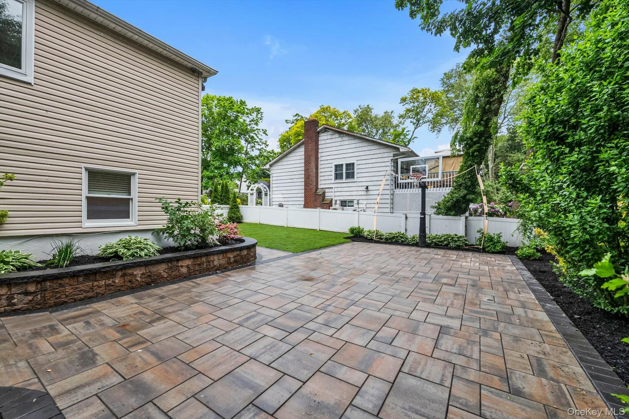 18 Pine Drive, North Hempstead, NY, 3 Bedrooms Bedrooms, 8 Rooms Rooms,2 BathroomsBathrooms,Residential,For Rent,Pine,0,1002999 18 Pine Drive, North Hempstead, NY, 3 Bedrooms Bedrooms, 8 Rooms Rooms,2 BathroomsBathrooms,Residential,For Rent,Pine,0,1002999
