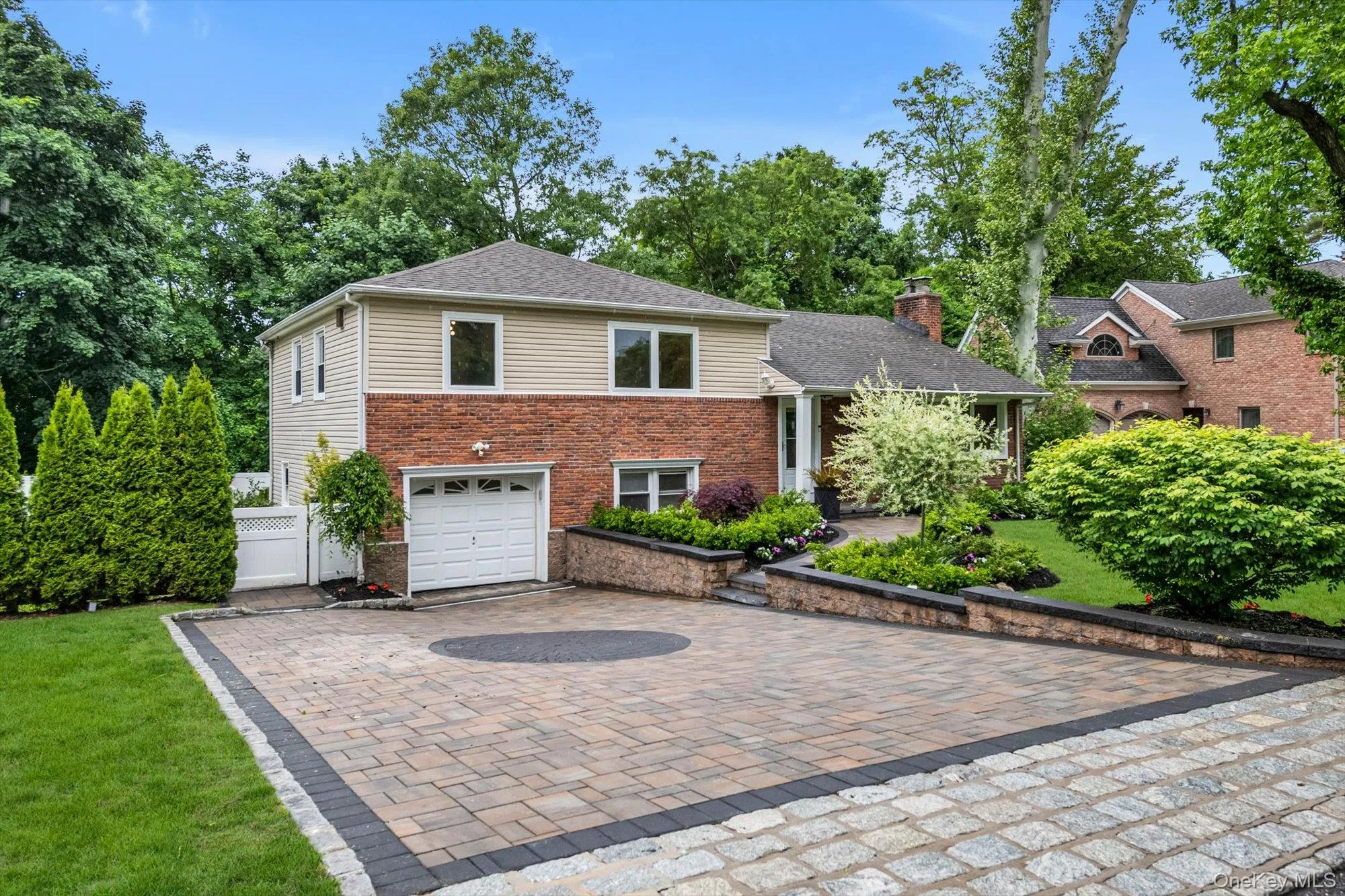 18 Pine Drive, North Hempstead, NY, 3 Bedrooms Bedrooms, 8 Rooms Rooms,2 BathroomsBathrooms,Residential,For Rent,Pine,0,1002999 18 Pine Drive, North Hempstead, NY, 3 Bedrooms Bedrooms, 8 Rooms Rooms,2 BathroomsBathrooms,Residential,For Rent,Pine,0,1002999
