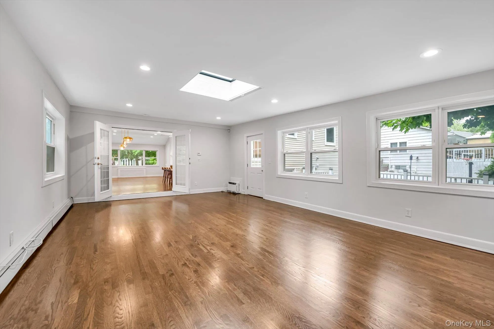 18 Pine Drive, North Hempstead, NY, 3 Bedrooms Bedrooms, 8 Rooms Rooms,2 BathroomsBathrooms,Residential,For Rent,Pine,0,1002999 18 Pine Drive, North Hempstead, NY, 3 Bedrooms Bedrooms, 8 Rooms Rooms,2 BathroomsBathrooms,Residential,For Rent,Pine,0,1002999