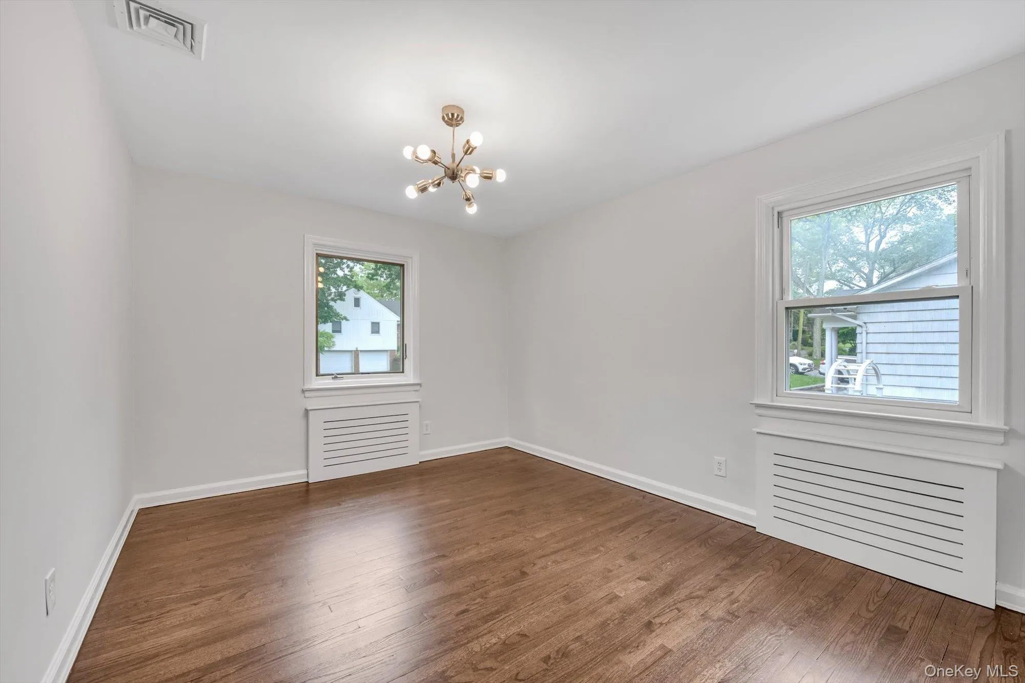 18 Pine Drive, North Hempstead, NY, 3 Bedrooms Bedrooms, 8 Rooms Rooms,2 BathroomsBathrooms,Residential,For Rent,Pine,0,1002999 18 Pine Drive, North Hempstead, NY, 3 Bedrooms Bedrooms, 8 Rooms Rooms,2 BathroomsBathrooms,Residential,For Rent,Pine,0,1002999
