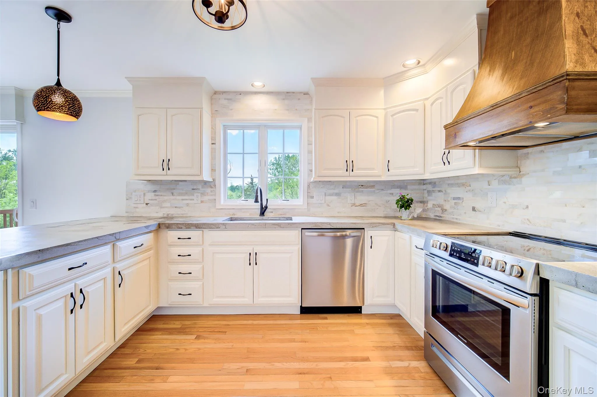 20 Lime Ridge Road, Beekman, NY, 3 Bedrooms Bedrooms, 11 Rooms Rooms,3 BathroomsBathrooms,Residential,For Rent,Lime Ridge,0,1003002 20 Lime Ridge Road, Beekman, NY, 3 Bedrooms Bedrooms, 11 Rooms Rooms,3 BathroomsBathrooms,Residential,For Rent,Lime Ridge,0,1003002