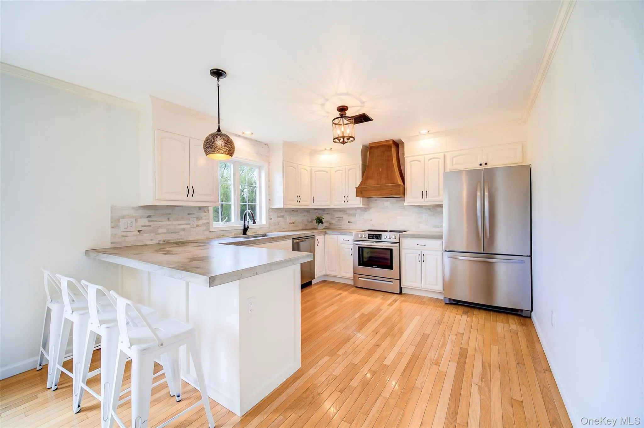 20 Lime Ridge Road, Beekman, NY, 3 Bedrooms Bedrooms, 11 Rooms Rooms,3 BathroomsBathrooms,Residential,For Rent,Lime Ridge,0,1003002 20 Lime Ridge Road, Beekman, NY, 3 Bedrooms Bedrooms, 11 Rooms Rooms,3 BathroomsBathrooms,Residential,For Rent,Lime Ridge,0,1003002