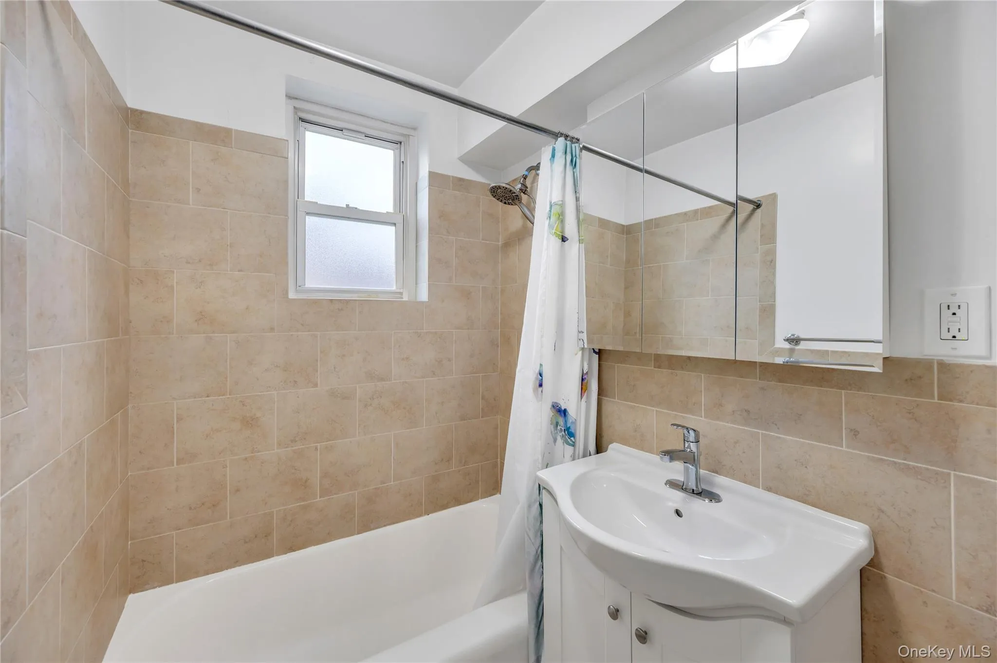 84-50 169th Street, New York, NY, 1 Bedroom Bedrooms, 4 Rooms Rooms,1 BathroomBathrooms,Residential,For Rent,169th,0,1003010 84-50 169th Street, New York, NY, 1 Bedroom Bedrooms, 4 Rooms Rooms,1 BathroomBathrooms,Residential,For Rent,169th,0,1003010