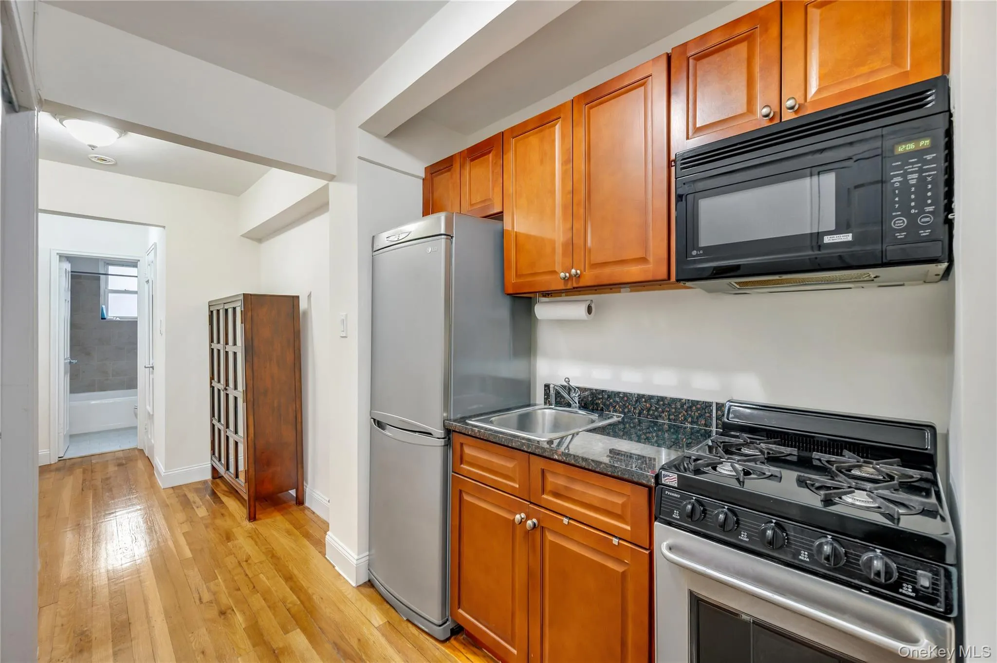 84-50 169th Street, New York, NY, 1 Bedroom Bedrooms, 4 Rooms Rooms,1 BathroomBathrooms,Residential,For Rent,169th,0,1003010 84-50 169th Street, New York, NY, 1 Bedroom Bedrooms, 4 Rooms Rooms,1 BathroomBathrooms,Residential,For Rent,169th,0,1003010