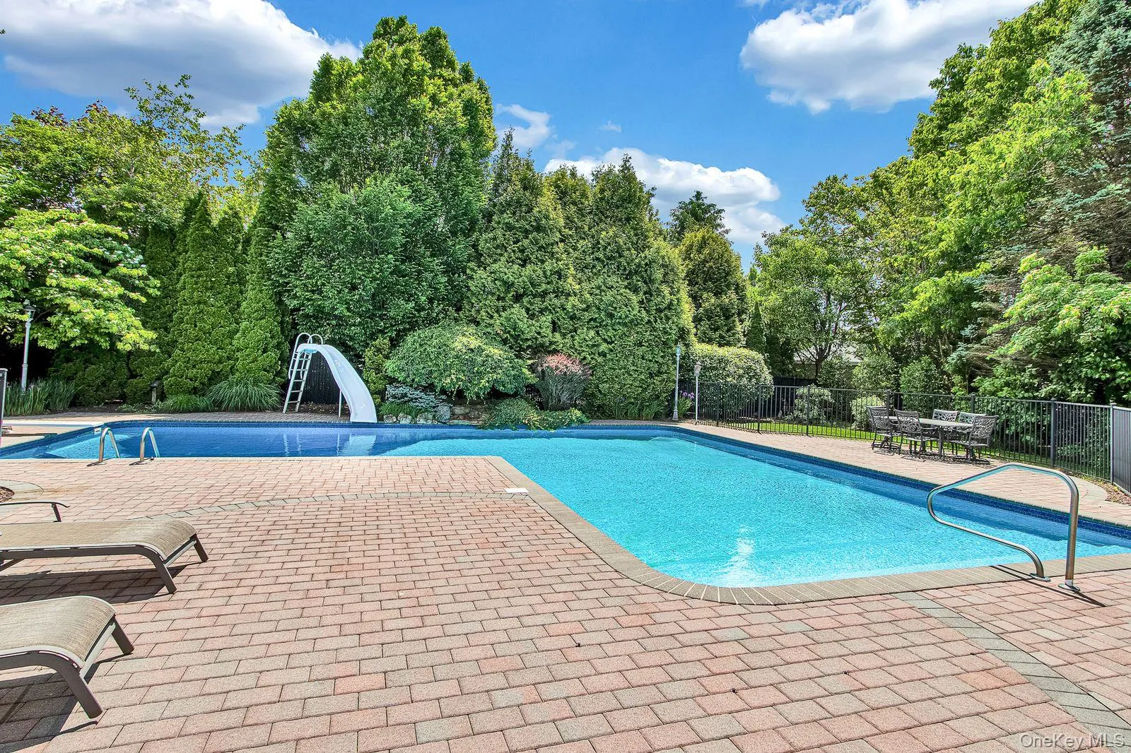 9 Redwood Lane, Brookhaven, NY, 5 Bedrooms Bedrooms, 9 Rooms Rooms,2 BathroomsBathrooms,Residential,For Rent,Redwood,0,1003014 9 Redwood Lane, Brookhaven, NY, 5 Bedrooms Bedrooms, 9 Rooms Rooms,2 BathroomsBathrooms,Residential,For Rent,Redwood,0,1003014