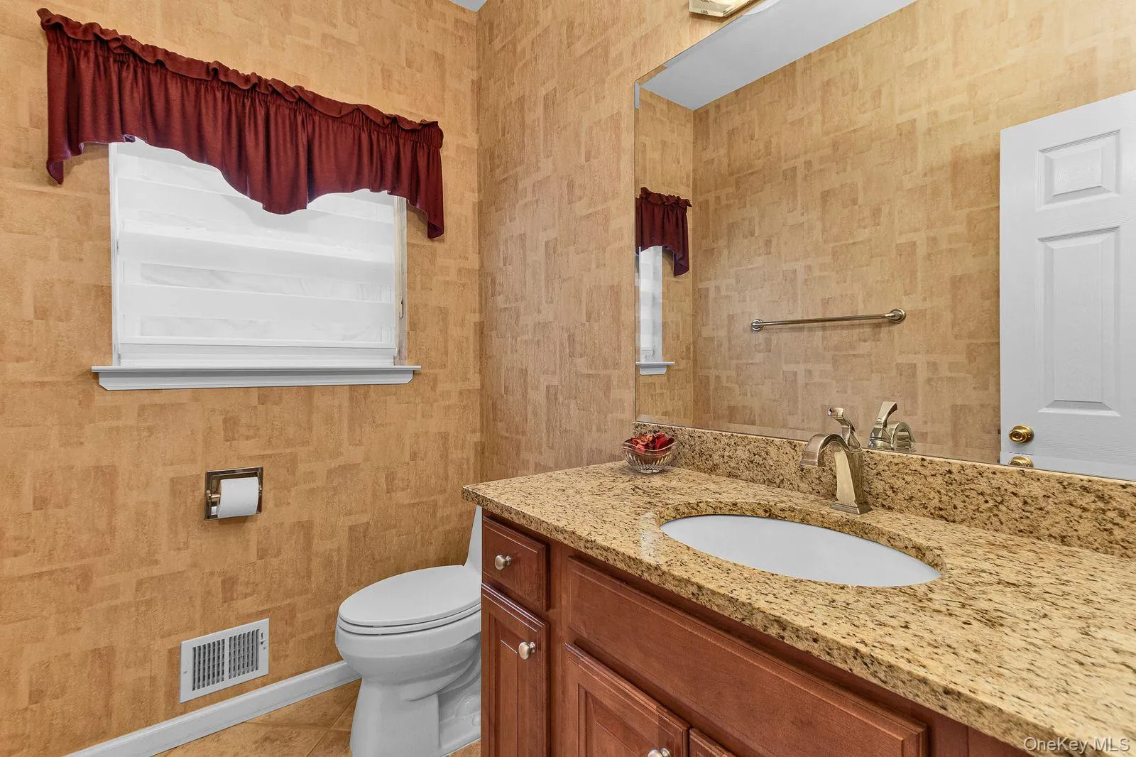9 Redwood Lane, Brookhaven, NY, 5 Bedrooms Bedrooms, 9 Rooms Rooms,2 BathroomsBathrooms,Residential,For Rent,Redwood,0,1003014 9 Redwood Lane, Brookhaven, NY, 5 Bedrooms Bedrooms, 9 Rooms Rooms,2 BathroomsBathrooms,Residential,For Rent,Redwood,0,1003014