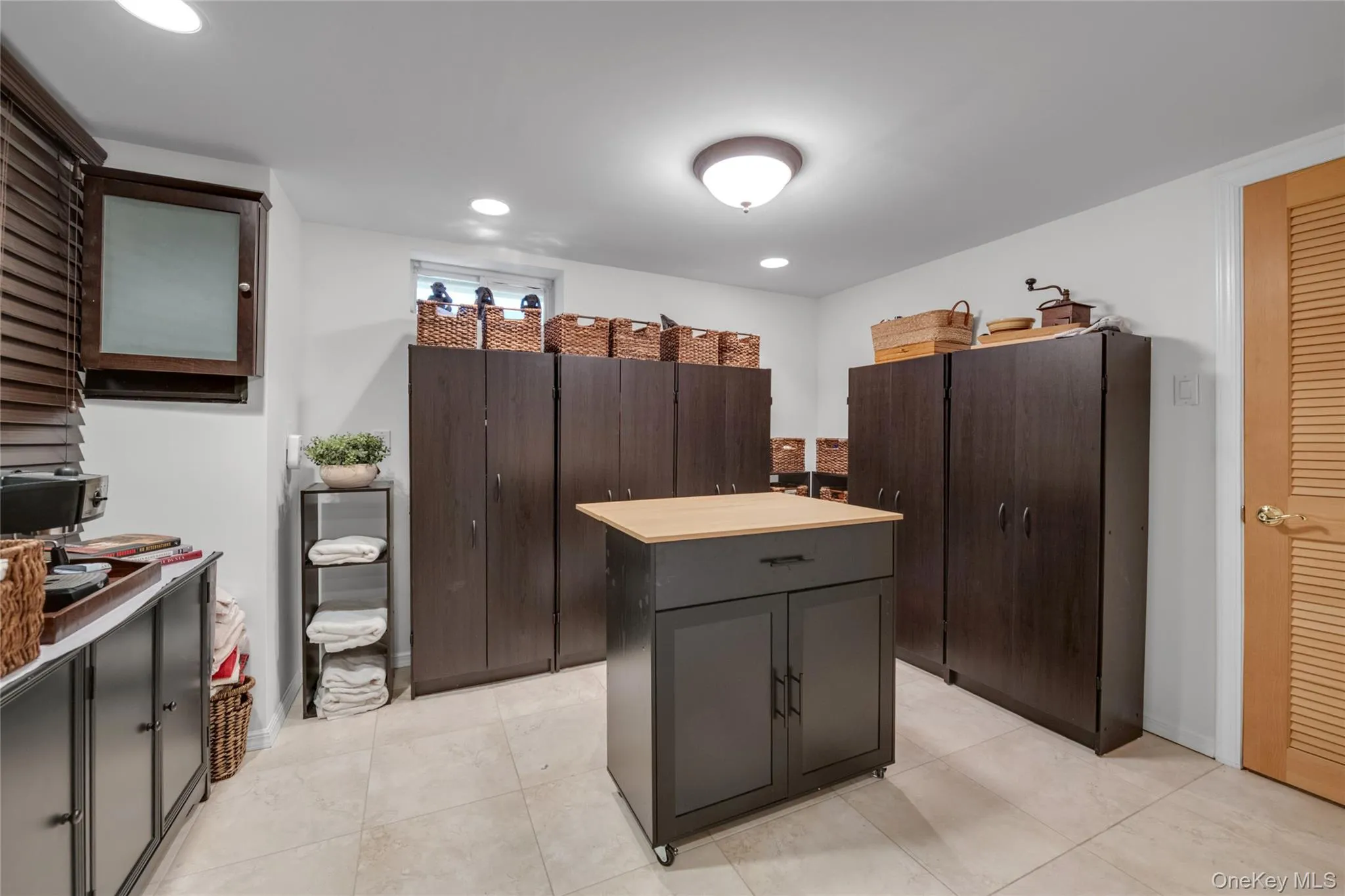 23-55 205th Street, New York, NY, 3 Bedrooms Bedrooms, 6 Rooms Rooms,2 BathroomsBathrooms,Residential,For Rent,205th,0,1003017 23-55 205th Street, New York, NY, 3 Bedrooms Bedrooms, 6 Rooms Rooms,2 BathroomsBathrooms,Residential,For Rent,205th,0,1003017