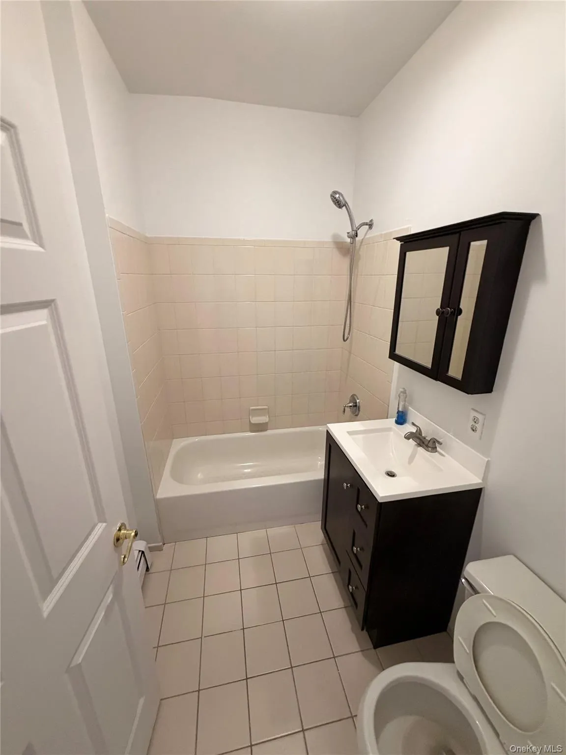 126-06 172nd Street, New York, NY, 3 Bedrooms Bedrooms, 4 Rooms Rooms,2 BathroomsBathrooms,Residential Lease,For Rent,172nd,0,1003018 126-06 172nd Street, New York, NY, 3 Bedrooms Bedrooms, 4 Rooms Rooms,2 BathroomsBathrooms,Residential Lease,For Rent,172nd,0,1003018
