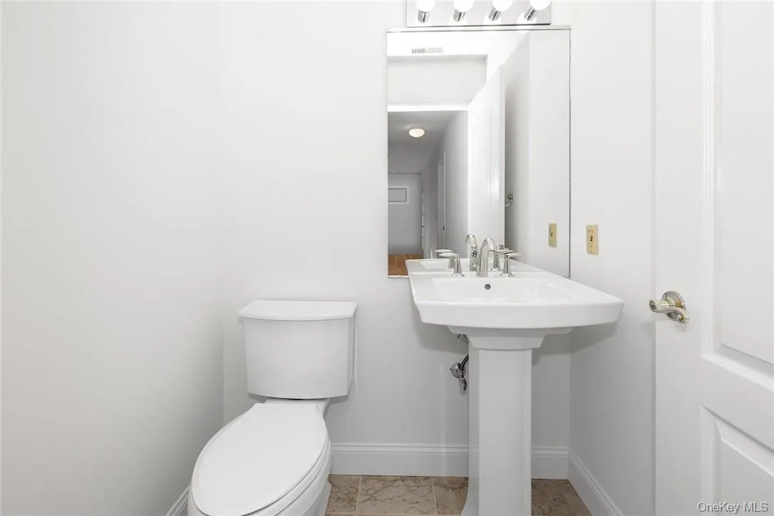 Powder room. Powder room.