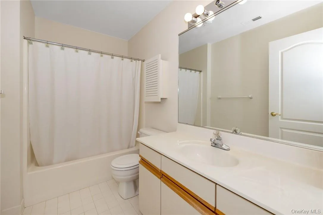 Full bath. Full bath.