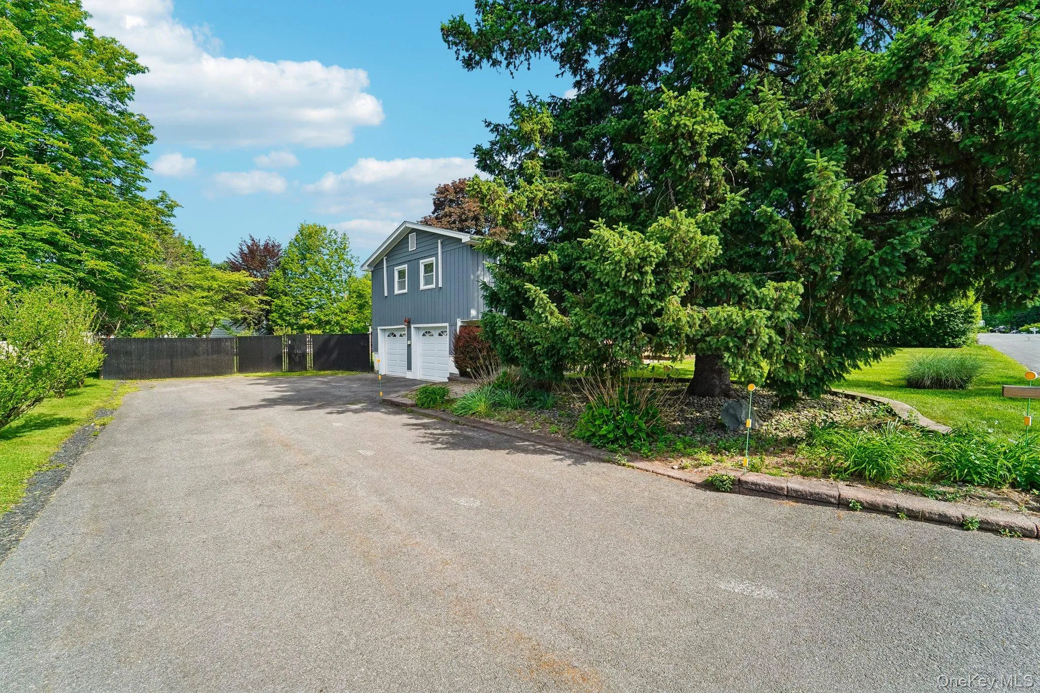 Two Car Garage and Fully Fenced Yard Two Car Garage and Fully Fenced Yard