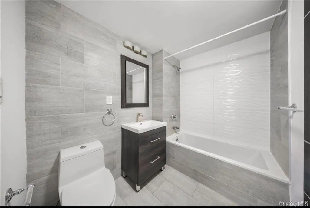 7009 45th Avenue, New York, NY, 1 Bedroom Bedrooms, 3 Rooms Rooms,1 BathroomBathrooms,Residential Sale,For Rent,45th,0,1003032 7009 45th Avenue, New York, NY, 1 Bedroom Bedrooms, 3 Rooms Rooms,1 BathroomBathrooms,Residential Sale,For Rent,45th,0,1003032