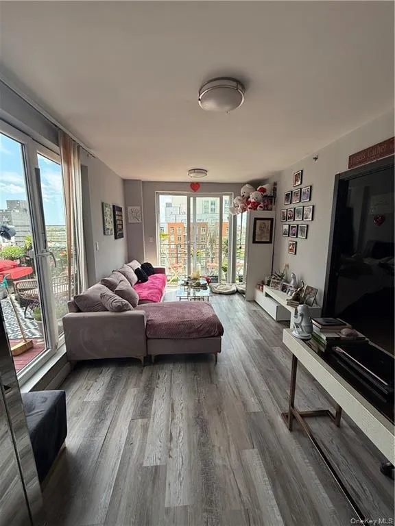 7009 45th Avenue, New York, NY, 1 Bedroom Bedrooms, 3 Rooms Rooms,1 BathroomBathrooms,Residential Sale,For Rent,45th,0,1003032 7009 45th Avenue, New York, NY, 1 Bedroom Bedrooms, 3 Rooms Rooms,1 BathroomBathrooms,Residential Sale,For Rent,45th,0,1003032