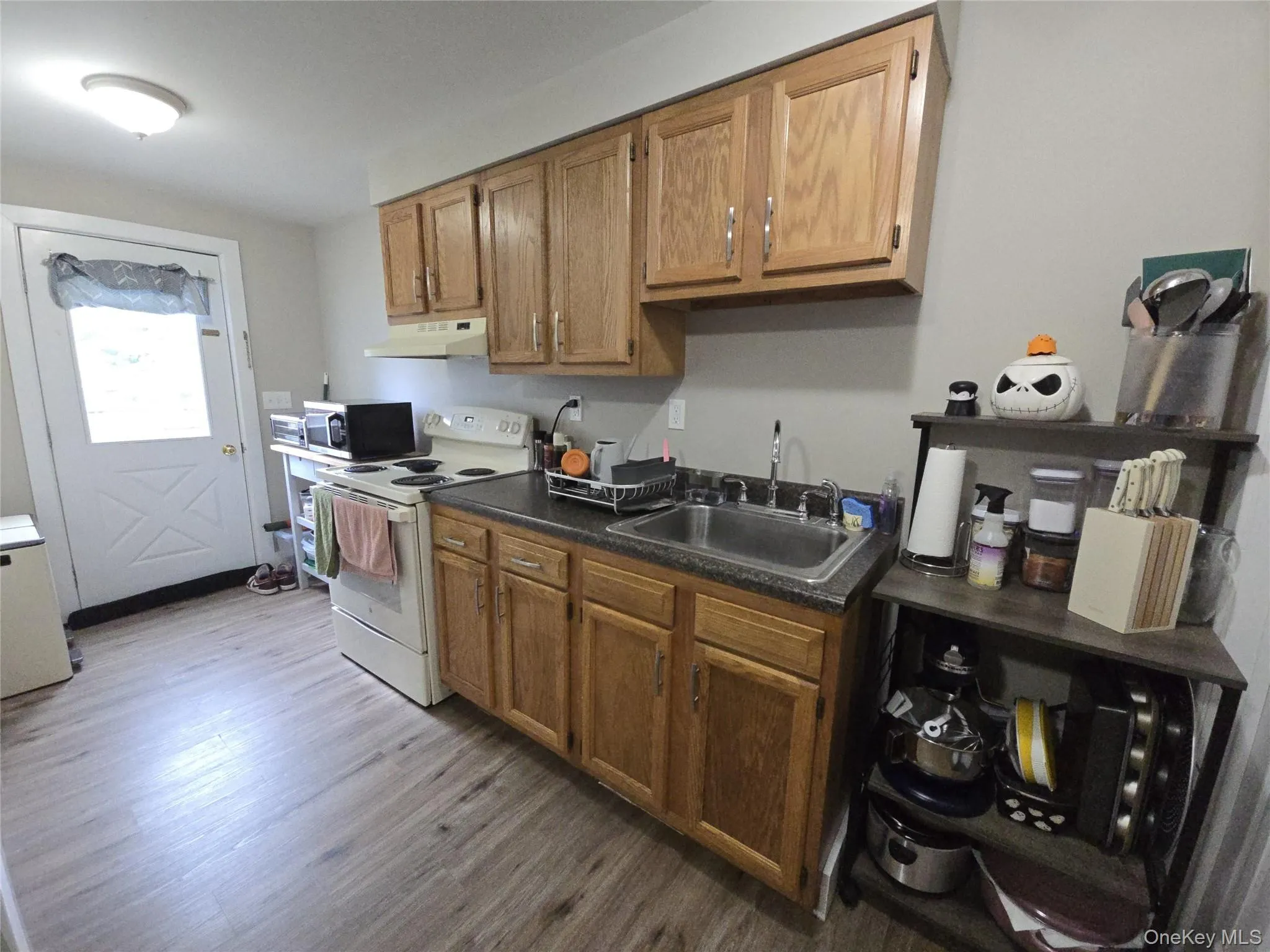 174 Clinton Street, Montgomery, NY, 1 Bedroom Bedrooms, 5 Rooms Rooms,1 BathroomBathrooms,Residential Lease,For Rent,Clinton,0,1003037 174 Clinton Street, Montgomery, NY, 1 Bedroom Bedrooms, 5 Rooms Rooms,1 BathroomBathrooms,Residential Lease,For Rent,Clinton,0,1003037