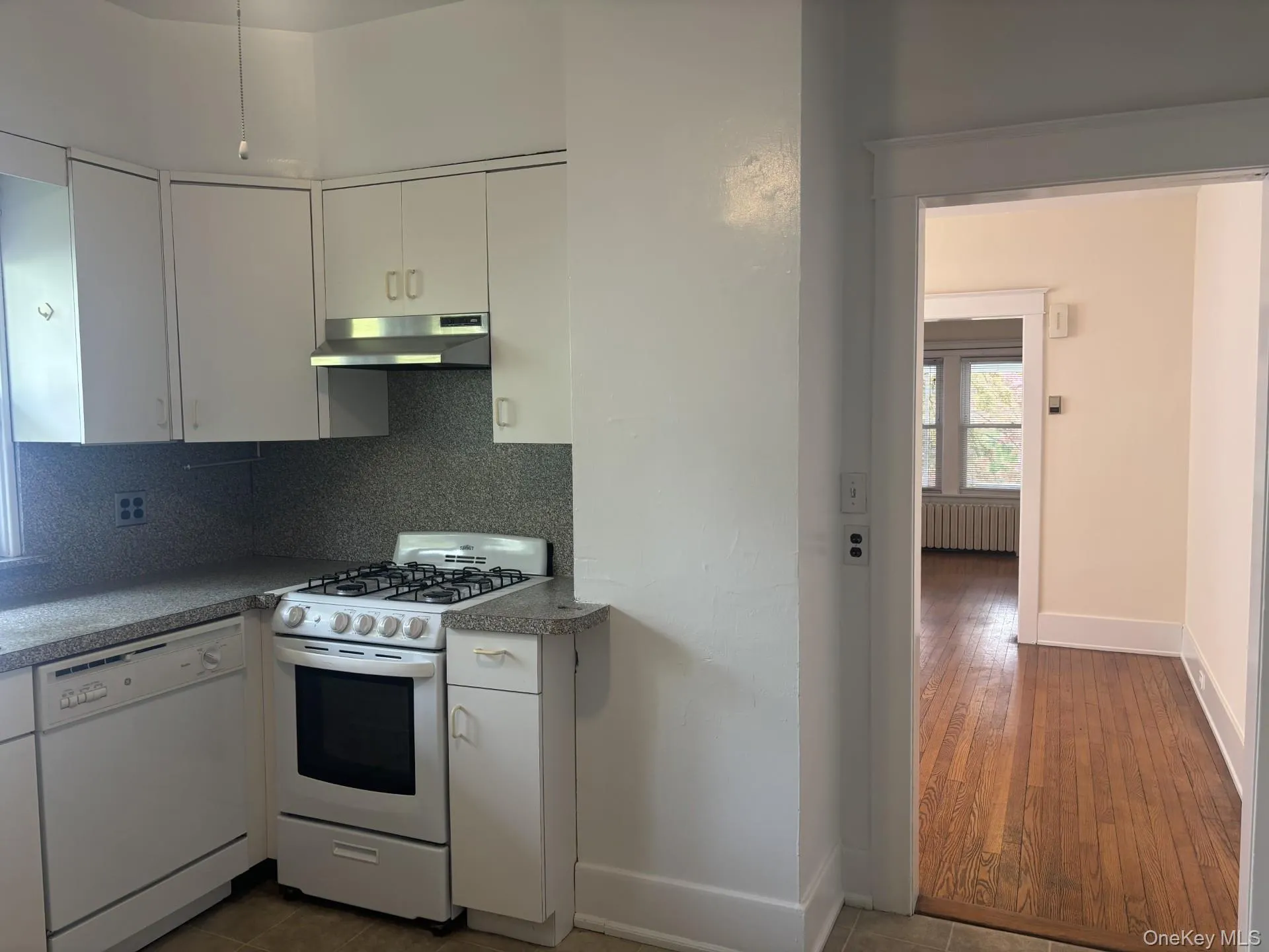 48 Ferris Place, Ossining, NY, 3 Bedrooms Bedrooms, 6 Rooms Rooms,1 BathroomBathrooms,Residential Lease,For Rent,Ferris,0,1003039 48 Ferris Place, Ossining, NY, 3 Bedrooms Bedrooms, 6 Rooms Rooms,1 BathroomBathrooms,Residential Lease,For Rent,Ferris,0,1003039