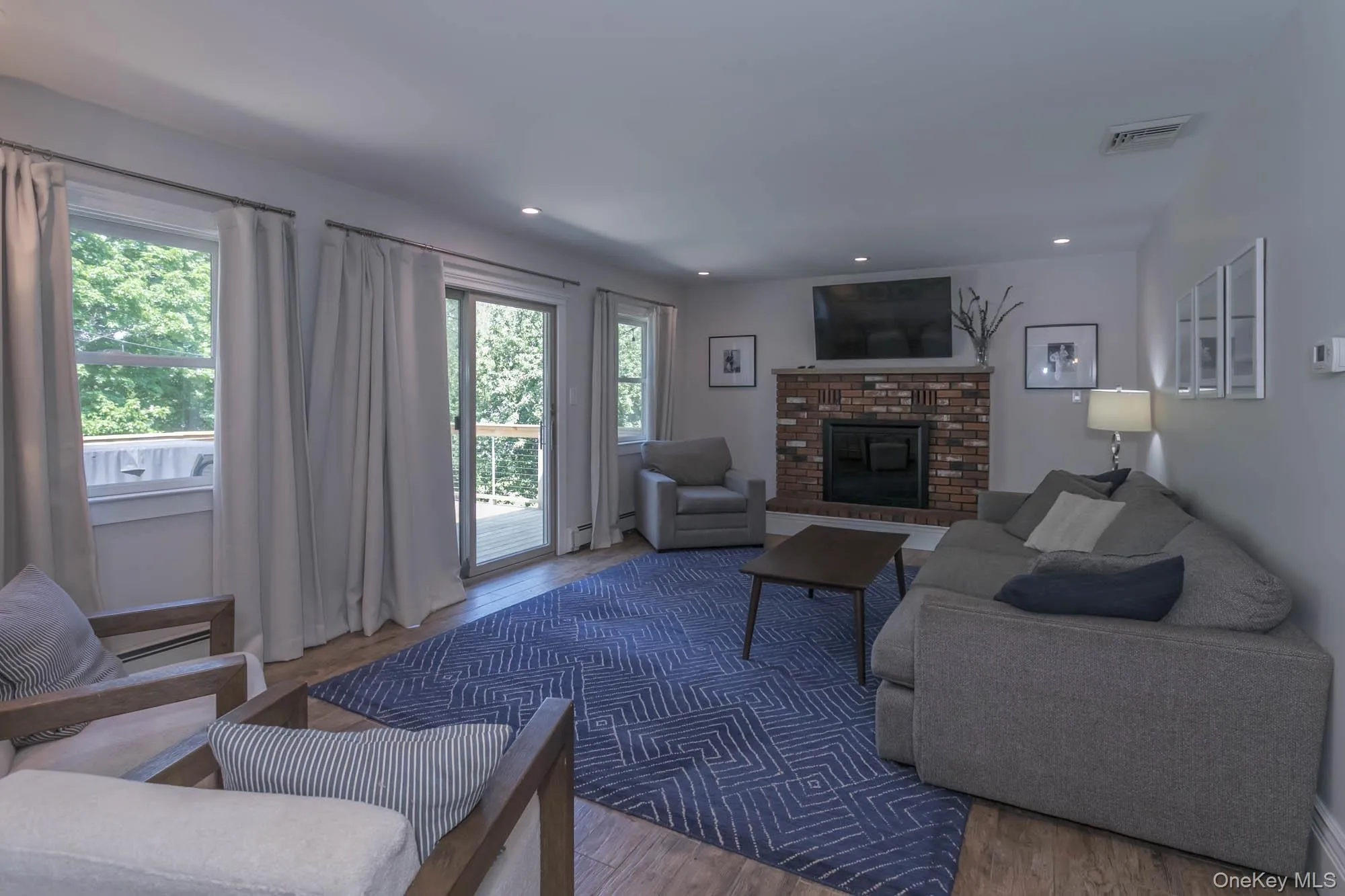 12 Midland Avenue, Woodbury, NY, 4 Bedrooms Bedrooms, 12 Rooms Rooms,2 BathroomsBathrooms,Residential,For Rent,Midland,0,1003043 12 Midland Avenue, Woodbury, NY, 4 Bedrooms Bedrooms, 12 Rooms Rooms,2 BathroomsBathrooms,Residential,For Rent,Midland,0,1003043