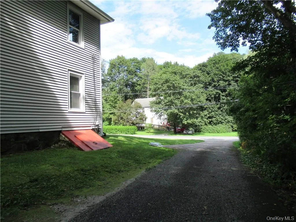 Long driveway for extra off street parking Long driveway for extra off street parking