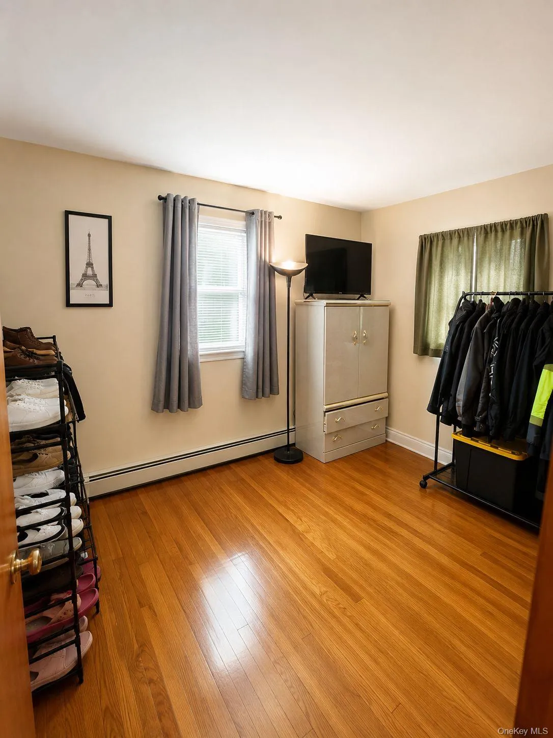 5 Harry Howard Avenue, Hudson, NY, 3 Bedrooms Bedrooms, 7 Rooms Rooms,1 BathroomBathrooms,Residential,For Rent,Harry Howard,0,1003049 5 Harry Howard Avenue, Hudson, NY, 3 Bedrooms Bedrooms, 7 Rooms Rooms,1 BathroomBathrooms,Residential,For Rent,Harry Howard,0,1003049