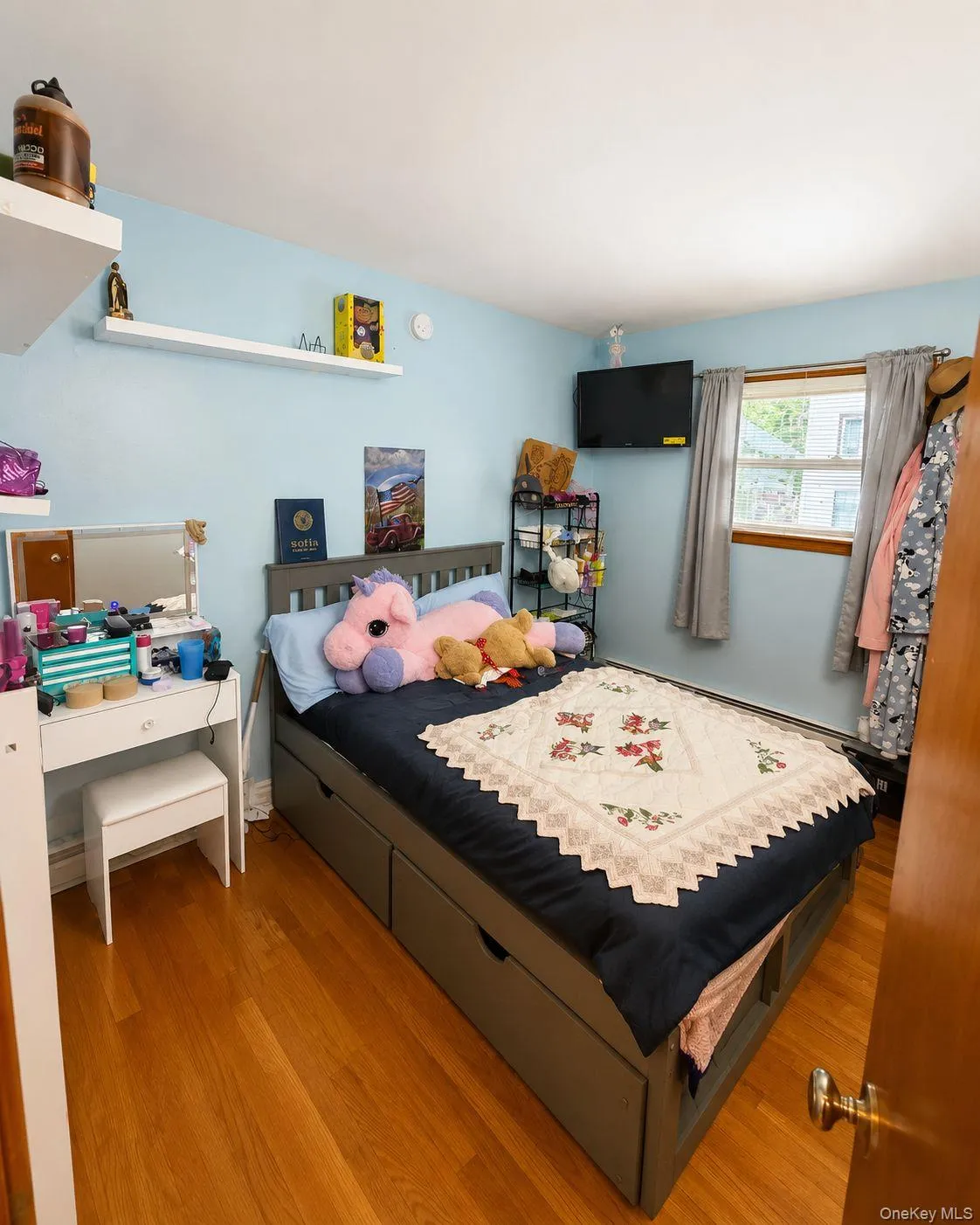 5 Harry Howard Avenue, Hudson, NY, 3 Bedrooms Bedrooms, 7 Rooms Rooms,1 BathroomBathrooms,Residential,For Rent,Harry Howard,0,1003049 5 Harry Howard Avenue, Hudson, NY, 3 Bedrooms Bedrooms, 7 Rooms Rooms,1 BathroomBathrooms,Residential,For Rent,Harry Howard,0,1003049