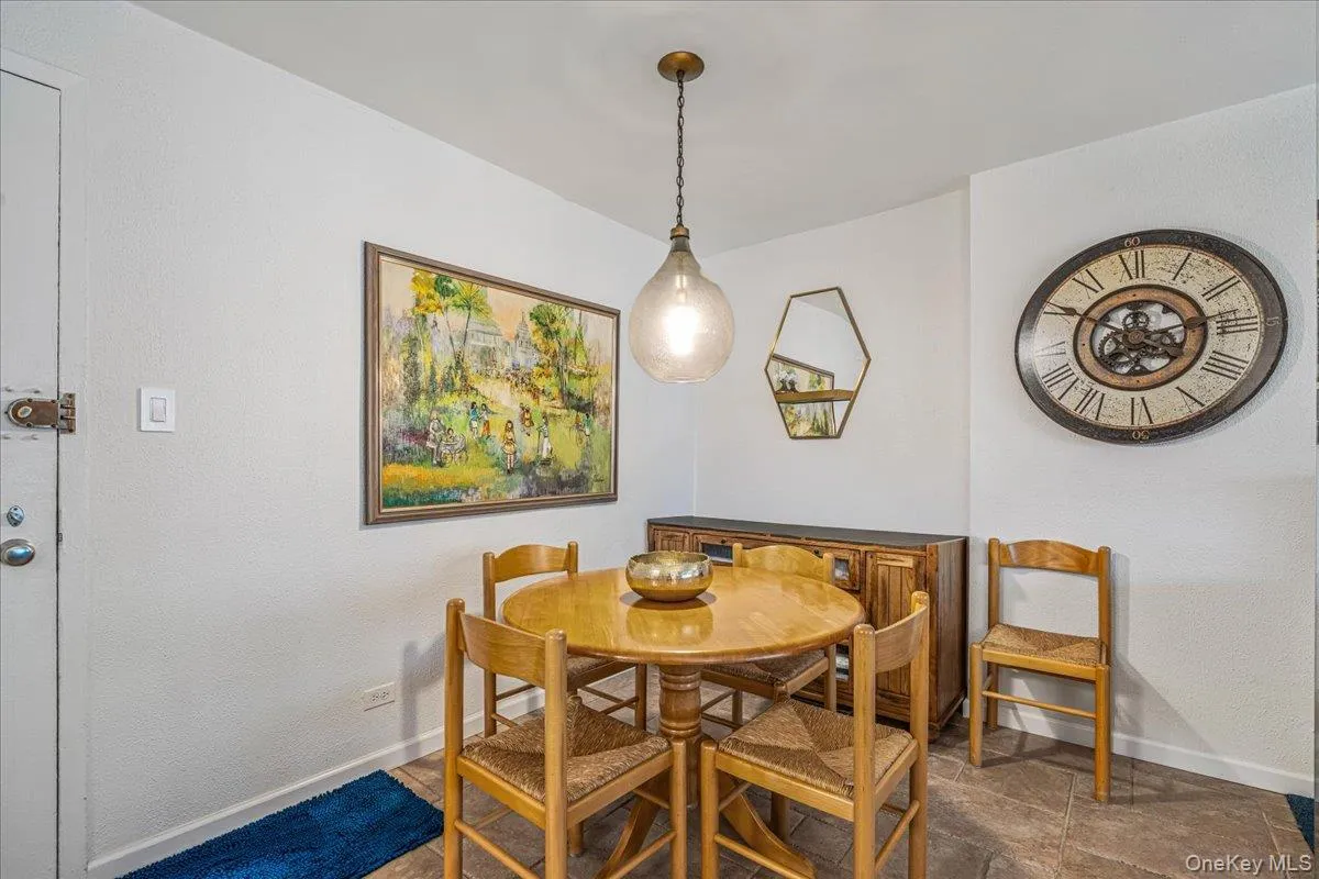18-15 215 STREET, New York, NY, 1 Bedroom Bedrooms, 4 Rooms Rooms,1 BathroomBathrooms,Residential,For Rent,215 STREET,0,1003052 18-15 215 STREET, New York, NY, 1 Bedroom Bedrooms, 4 Rooms Rooms,1 BathroomBathrooms,Residential,For Rent,215 STREET,0,1003052