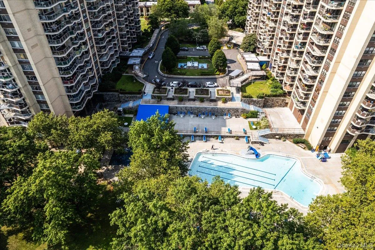 18-15 215 STREET, New York, NY, 1 Bedroom Bedrooms, 4 Rooms Rooms,1 BathroomBathrooms,Residential,For Rent,215 STREET,0,1003052 18-15 215 STREET, New York, NY, 1 Bedroom Bedrooms, 4 Rooms Rooms,1 BathroomBathrooms,Residential,For Rent,215 STREET,0,1003052