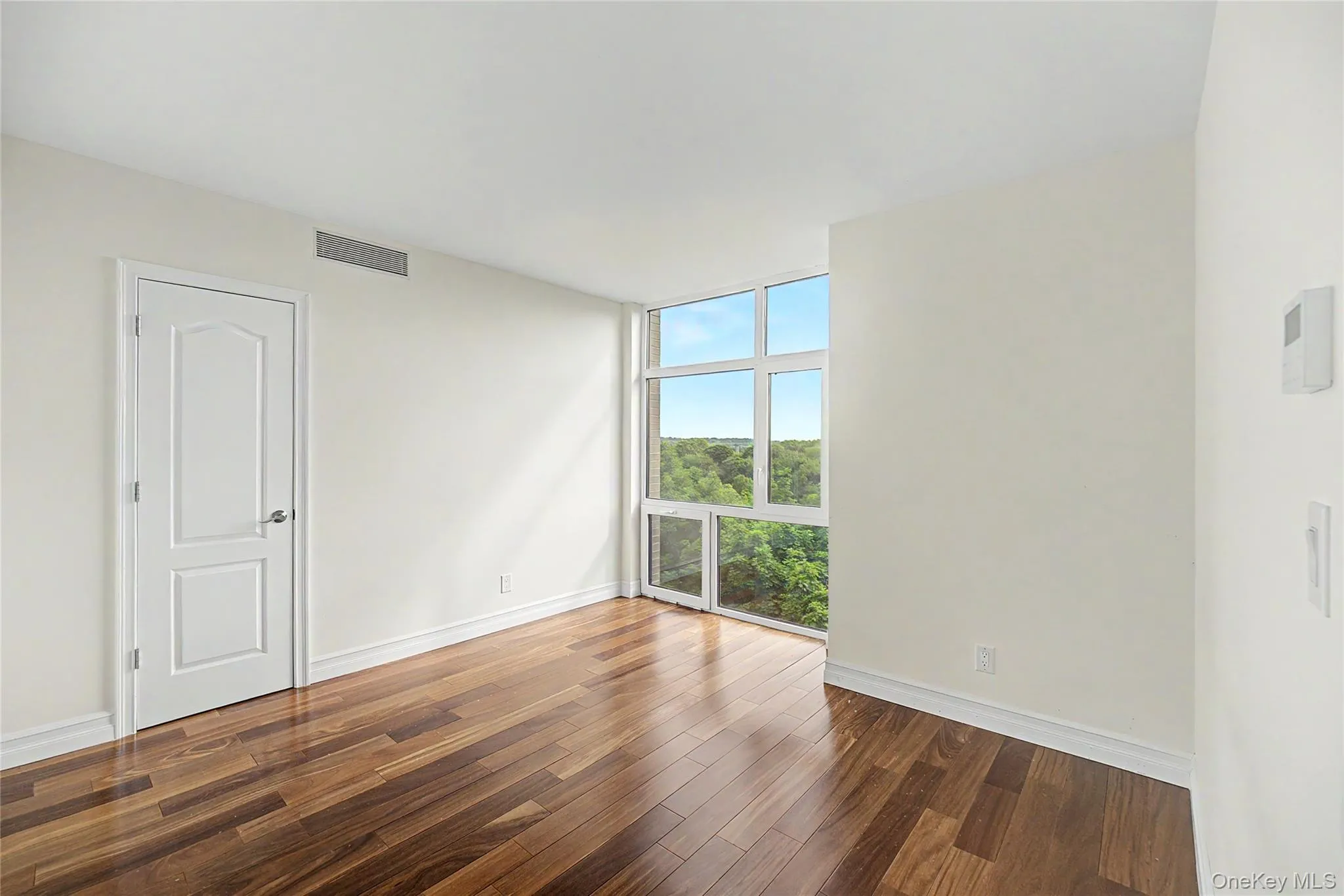 65-18 Austin Streets, New York, NY, 1 Bedroom Bedrooms, 3 Rooms Rooms,1 BathroomBathrooms,Residential,For Rent,Austin,0,1003056 65-18 Austin Streets, New York, NY, 1 Bedroom Bedrooms, 3 Rooms Rooms,1 BathroomBathrooms,Residential,For Rent,Austin,0,1003056