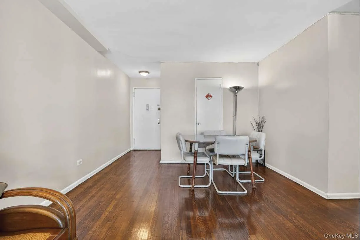 142-05 Roosevelt Avenue, New York, NY, 3 Bedrooms Bedrooms, 5 Rooms Rooms,2 BathroomsBathrooms,Residential,For Rent,Roosevelt,0,1003059 142-05 Roosevelt Avenue, New York, NY, 3 Bedrooms Bedrooms, 5 Rooms Rooms,2 BathroomsBathrooms,Residential,For Rent,Roosevelt,0,1003059