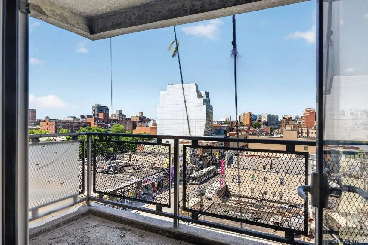 142-05 Roosevelt Avenue, New York, NY, 3 Bedrooms Bedrooms, 5 Rooms Rooms,2 BathroomsBathrooms,Residential,For Rent,Roosevelt,0,1003059 142-05 Roosevelt Avenue, New York, NY, 3 Bedrooms Bedrooms, 5 Rooms Rooms,2 BathroomsBathrooms,Residential,For Rent,Roosevelt,0,1003059