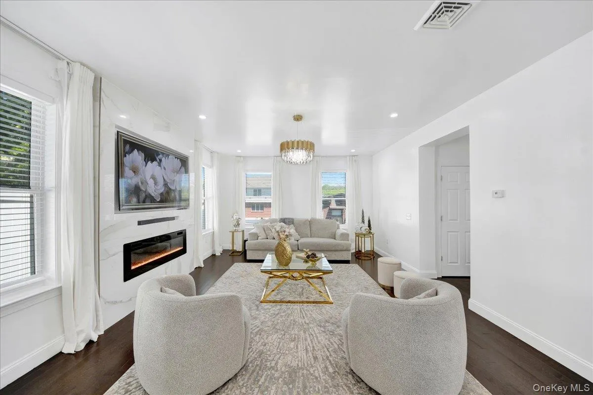 12 Drake Place, Yonkers, NY, 3 Bedrooms Bedrooms, 7 Rooms Rooms,2 BathroomsBathrooms,Residential Lease,For Rent,Drake,0,1003063 12 Drake Place, Yonkers, NY, 3 Bedrooms Bedrooms, 7 Rooms Rooms,2 BathroomsBathrooms,Residential Lease,For Rent,Drake,0,1003063
