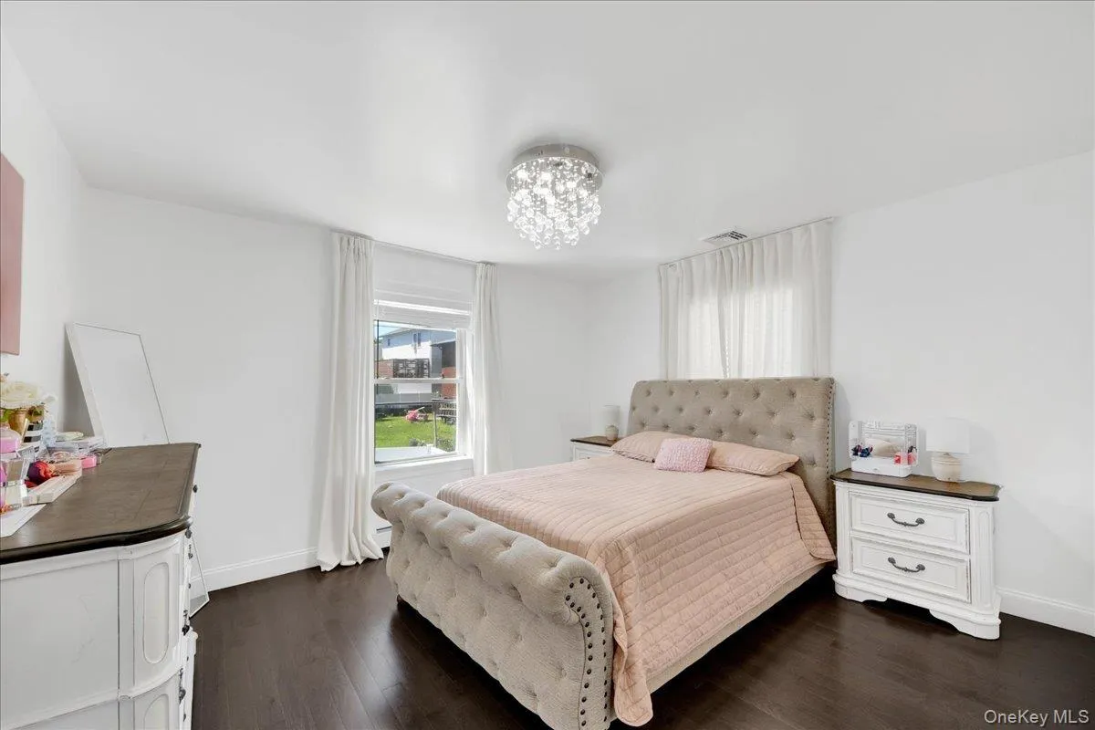 12 Drake Place, Yonkers, NY, 3 Bedrooms Bedrooms, 7 Rooms Rooms,2 BathroomsBathrooms,Residential Lease,For Rent,Drake,0,1003063 12 Drake Place, Yonkers, NY, 3 Bedrooms Bedrooms, 7 Rooms Rooms,2 BathroomsBathrooms,Residential Lease,For Rent,Drake,0,1003063