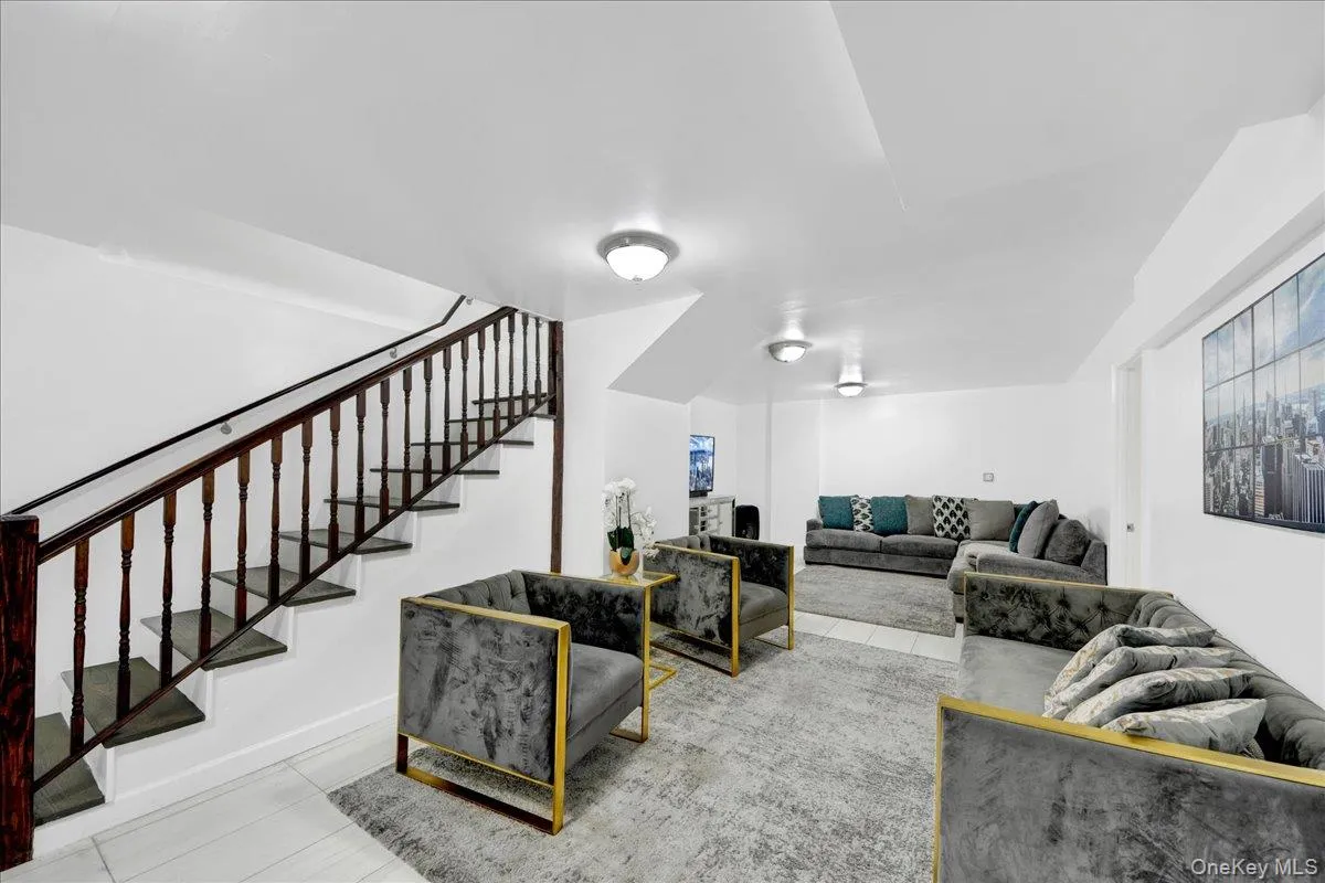 12 Drake Place, Yonkers, NY, 3 Bedrooms Bedrooms, 7 Rooms Rooms,2 BathroomsBathrooms,Residential Lease,For Rent,Drake,0,1003063 12 Drake Place, Yonkers, NY, 3 Bedrooms Bedrooms, 7 Rooms Rooms,2 BathroomsBathrooms,Residential Lease,For Rent,Drake,0,1003063