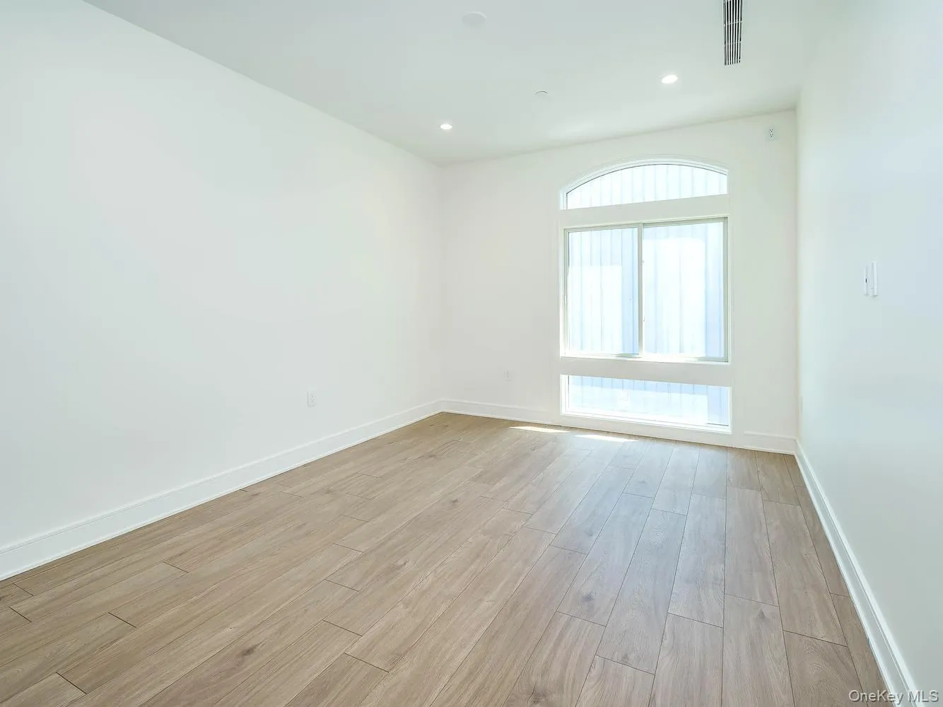 24 Lumber Road, North Hempstead, NY, 2 Bedrooms Bedrooms, 5 Rooms Rooms,2 BathroomsBathrooms,Residential Lease,For Rent,Lumber,0,1003069 24 Lumber Road, North Hempstead, NY, 2 Bedrooms Bedrooms, 5 Rooms Rooms,2 BathroomsBathrooms,Residential Lease,For Rent,Lumber,0,1003069