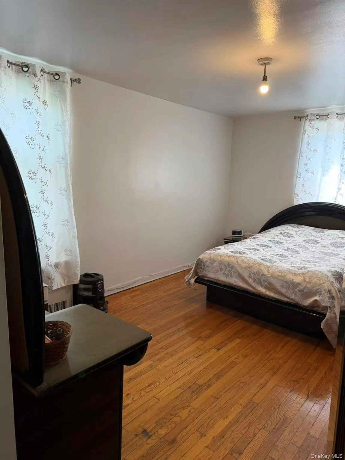 84-19 51st Avenue, New York, NY, 2 Bedrooms Bedrooms, 4 Rooms Rooms,1 BathroomBathrooms,Residential,For Rent,51st,0,1003071 84-19 51st Avenue, New York, NY, 2 Bedrooms Bedrooms, 4 Rooms Rooms,1 BathroomBathrooms,Residential,For Rent,51st,0,1003071