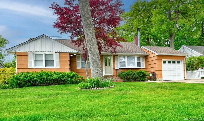 18 Bailey Avenue, Babylon, NY, 3 Bedrooms Bedrooms, 7 Rooms Rooms,1 BathroomBathrooms,Residential,For Rent,Bailey,0,1003077 18 Bailey Avenue, Babylon, NY, 3 Bedrooms Bedrooms, 7 Rooms Rooms,1 BathroomBathrooms,Residential,For Rent,Bailey,0,1003077