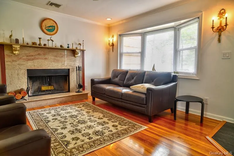 18 Bailey Avenue, Babylon, NY, 3 Bedrooms Bedrooms, 7 Rooms Rooms,1 BathroomBathrooms,Residential,For Rent,Bailey,0,1003077 18 Bailey Avenue, Babylon, NY, 3 Bedrooms Bedrooms, 7 Rooms Rooms,1 BathroomBathrooms,Residential,For Rent,Bailey,0,1003077
