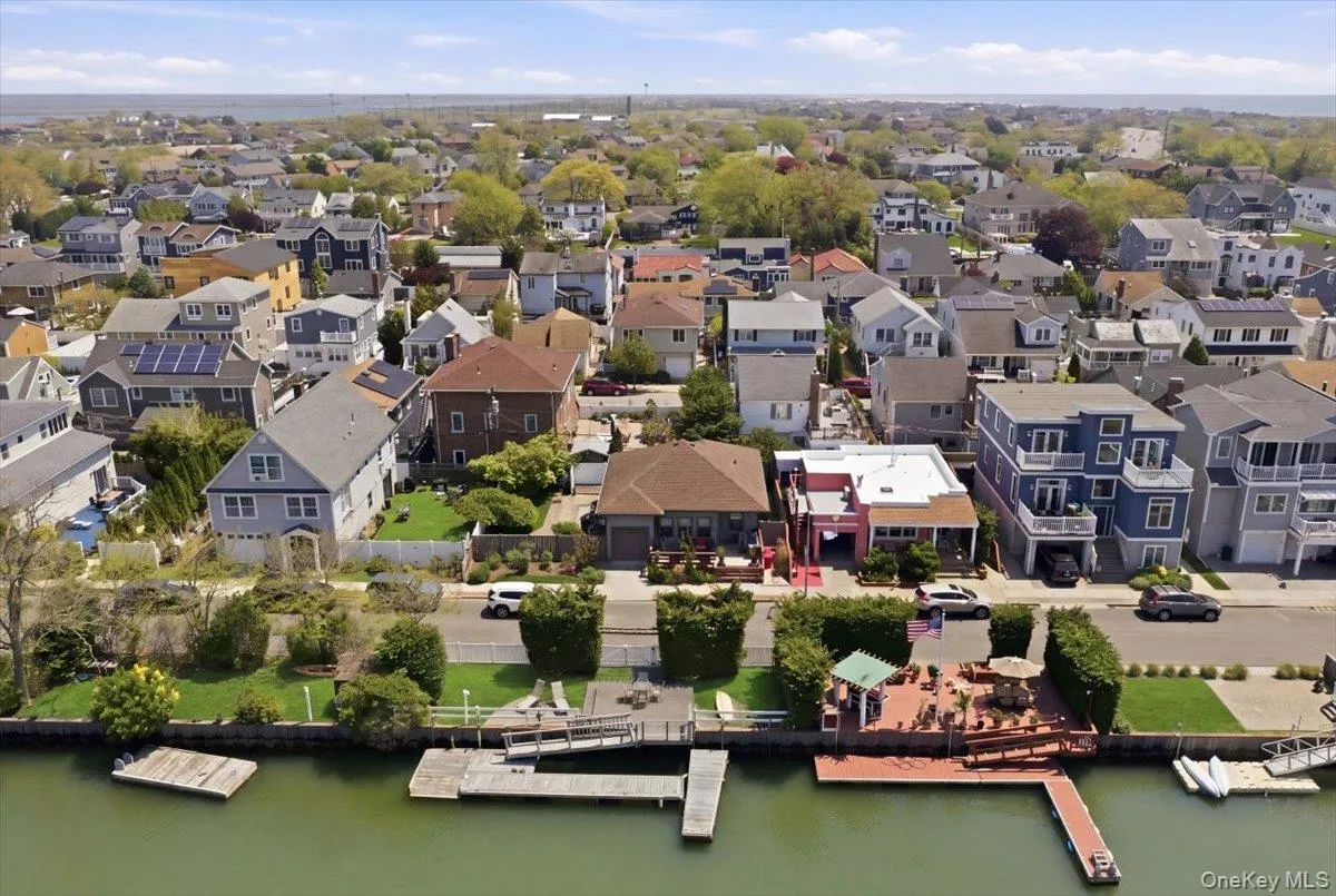 18 Clark Street, Long Beach, NY, 2 Bedrooms Bedrooms, 6 Rooms Rooms,1 BathroomBathrooms,Residential,For Rent,Clark,0,1003080 18 Clark Street, Long Beach, NY, 2 Bedrooms Bedrooms, 6 Rooms Rooms,1 BathroomBathrooms,Residential,For Rent,Clark,0,1003080
