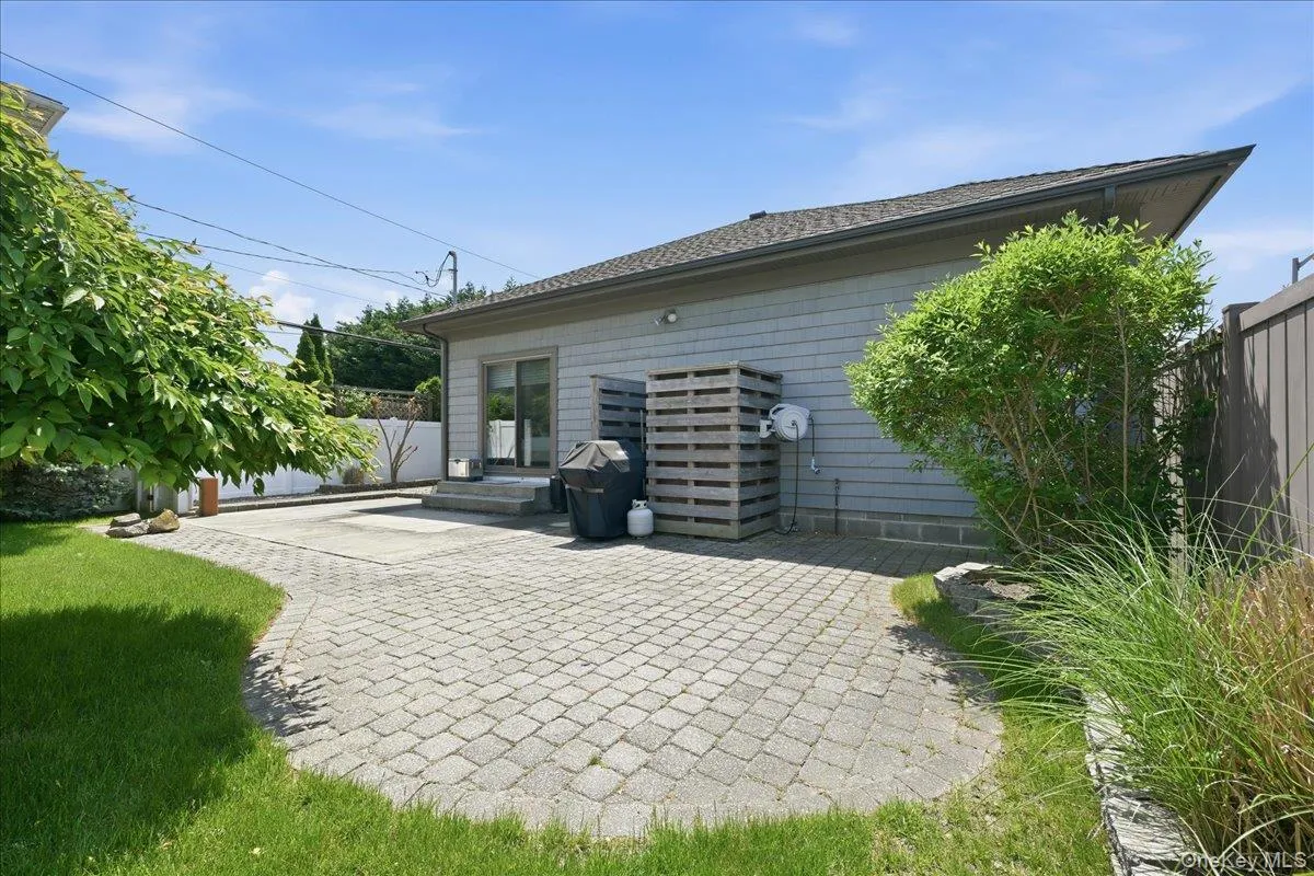 18 Clark Street, Long Beach, NY, 2 Bedrooms Bedrooms, 6 Rooms Rooms,1 BathroomBathrooms,Residential,For Rent,Clark,0,1003080 18 Clark Street, Long Beach, NY, 2 Bedrooms Bedrooms, 6 Rooms Rooms,1 BathroomBathrooms,Residential,For Rent,Clark,0,1003080