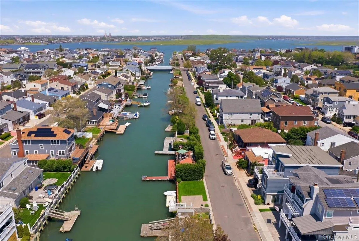 18 Clark Street, Long Beach, NY, 2 Bedrooms Bedrooms, 6 Rooms Rooms,1 BathroomBathrooms,Residential,For Rent,Clark,0,1003080 18 Clark Street, Long Beach, NY, 2 Bedrooms Bedrooms, 6 Rooms Rooms,1 BathroomBathrooms,Residential,For Rent,Clark,0,1003080