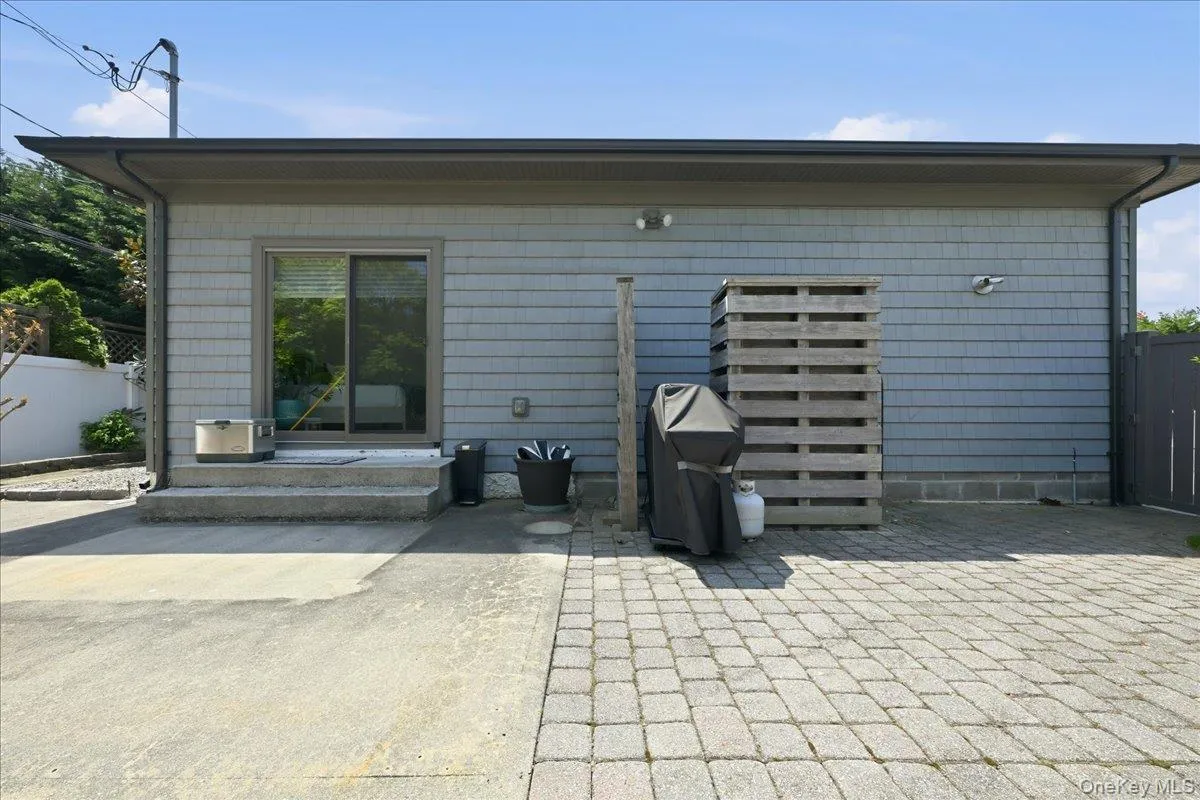 18 Clark Street, Long Beach, NY, 2 Bedrooms Bedrooms, 6 Rooms Rooms,1 BathroomBathrooms,Residential,For Rent,Clark,0,1003080 18 Clark Street, Long Beach, NY, 2 Bedrooms Bedrooms, 6 Rooms Rooms,1 BathroomBathrooms,Residential,For Rent,Clark,0,1003080