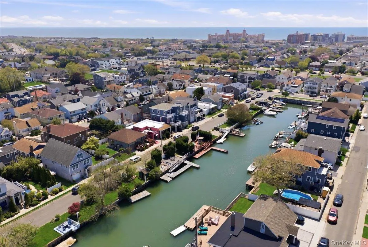 18 Clark Street, Long Beach, NY, 2 Bedrooms Bedrooms, 6 Rooms Rooms,1 BathroomBathrooms,Residential,For Rent,Clark,0,1003080 18 Clark Street, Long Beach, NY, 2 Bedrooms Bedrooms, 6 Rooms Rooms,1 BathroomBathrooms,Residential,For Rent,Clark,0,1003080