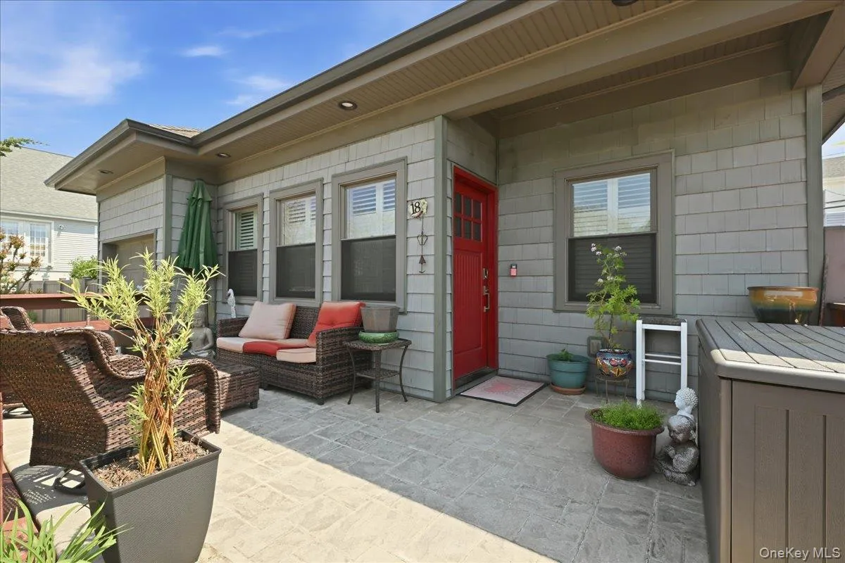 18 Clark Street, Long Beach, NY, 2 Bedrooms Bedrooms, 6 Rooms Rooms,1 BathroomBathrooms,Residential,For Rent,Clark,0,1003080 18 Clark Street, Long Beach, NY, 2 Bedrooms Bedrooms, 6 Rooms Rooms,1 BathroomBathrooms,Residential,For Rent,Clark,0,1003080