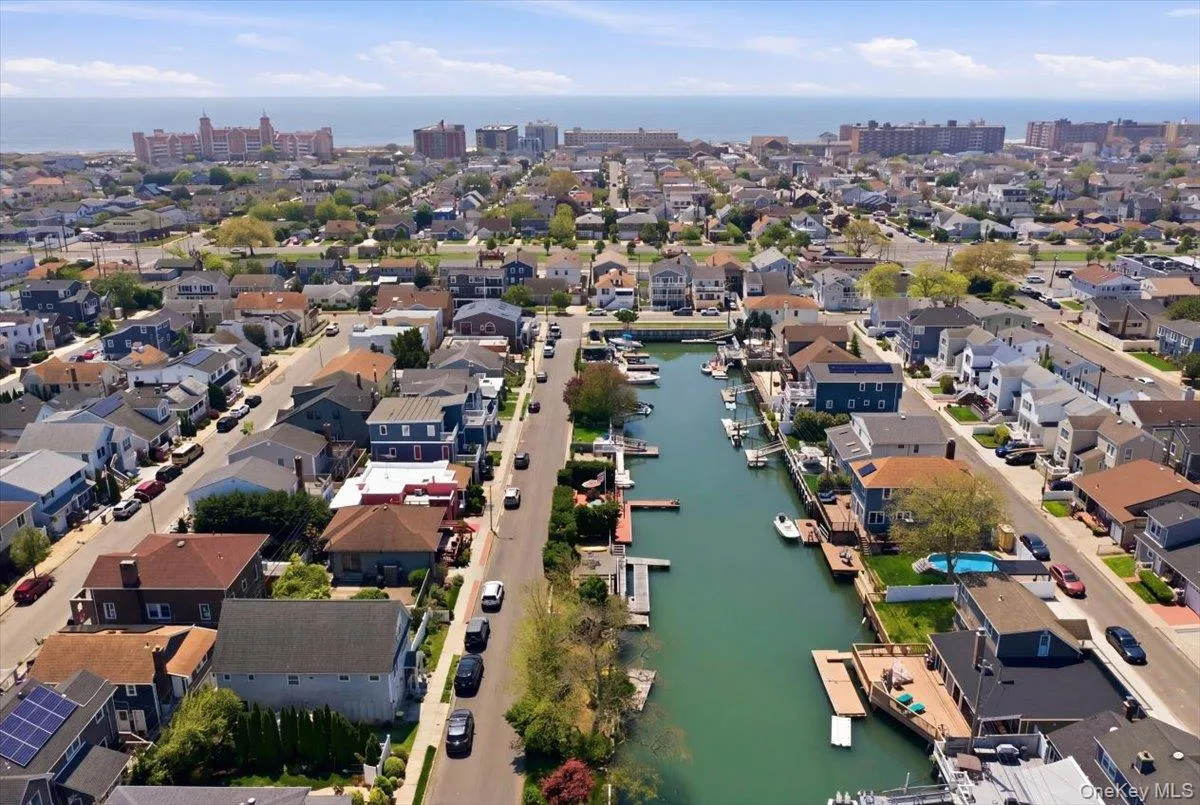 18 Clark Street, Long Beach, NY, 2 Bedrooms Bedrooms, 6 Rooms Rooms,1 BathroomBathrooms,Residential,For Rent,Clark,0,1003080 18 Clark Street, Long Beach, NY, 2 Bedrooms Bedrooms, 6 Rooms Rooms,1 BathroomBathrooms,Residential,For Rent,Clark,0,1003080