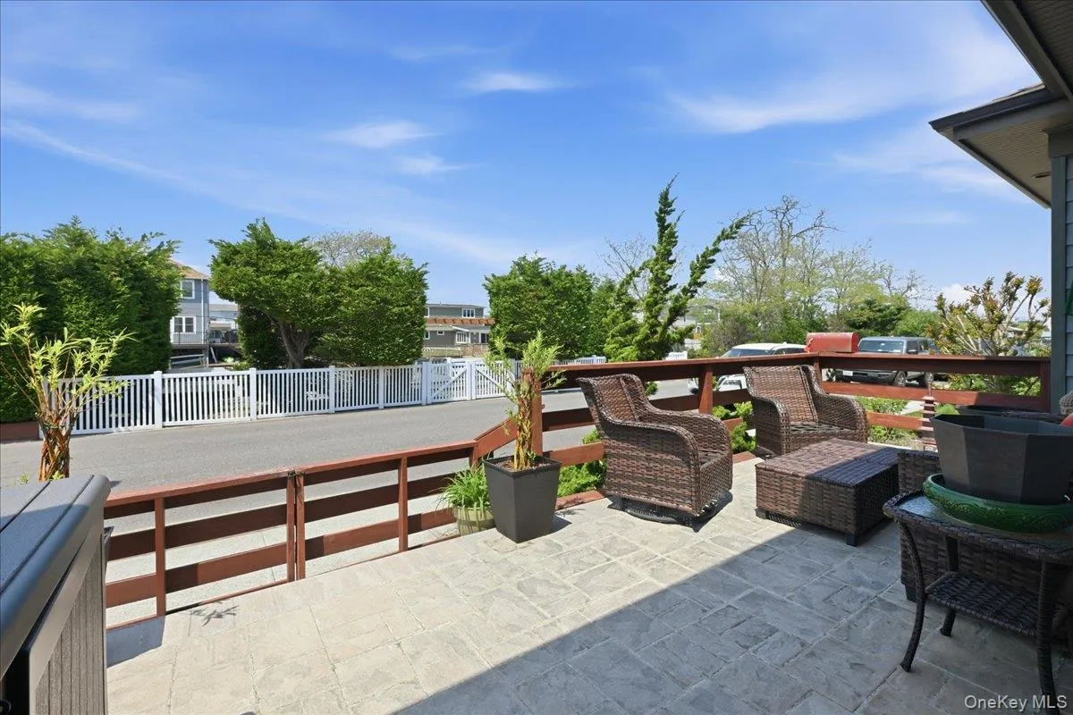 18 Clark Street, Long Beach, NY, 2 Bedrooms Bedrooms, 6 Rooms Rooms,1 BathroomBathrooms,Residential,For Rent,Clark,0,1003080 18 Clark Street, Long Beach, NY, 2 Bedrooms Bedrooms, 6 Rooms Rooms,1 BathroomBathrooms,Residential,For Rent,Clark,0,1003080
