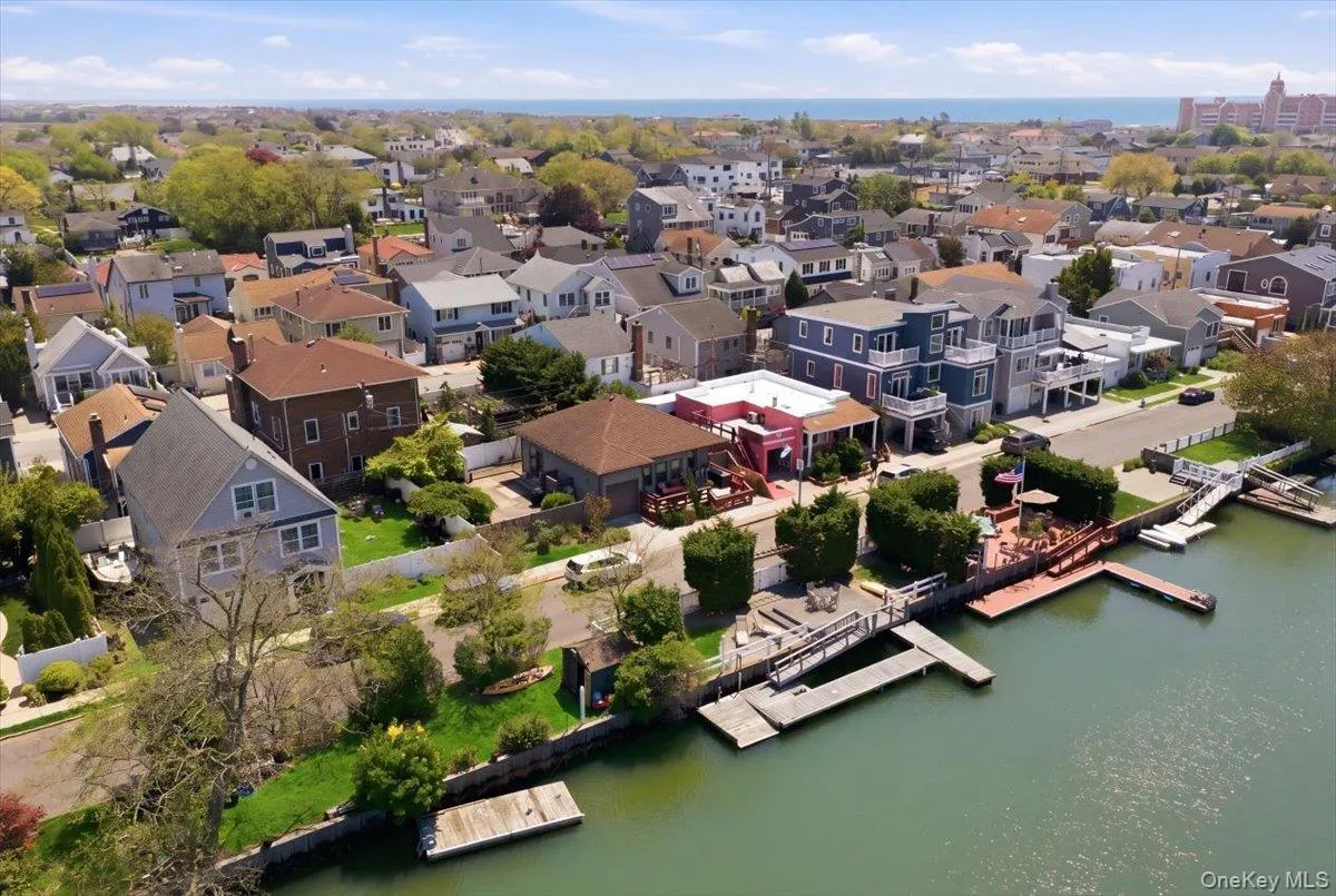 18 Clark Street, Long Beach, NY, 2 Bedrooms Bedrooms, 6 Rooms Rooms,1 BathroomBathrooms,Residential,For Rent,Clark,0,1003080 18 Clark Street, Long Beach, NY, 2 Bedrooms Bedrooms, 6 Rooms Rooms,1 BathroomBathrooms,Residential,For Rent,Clark,0,1003080