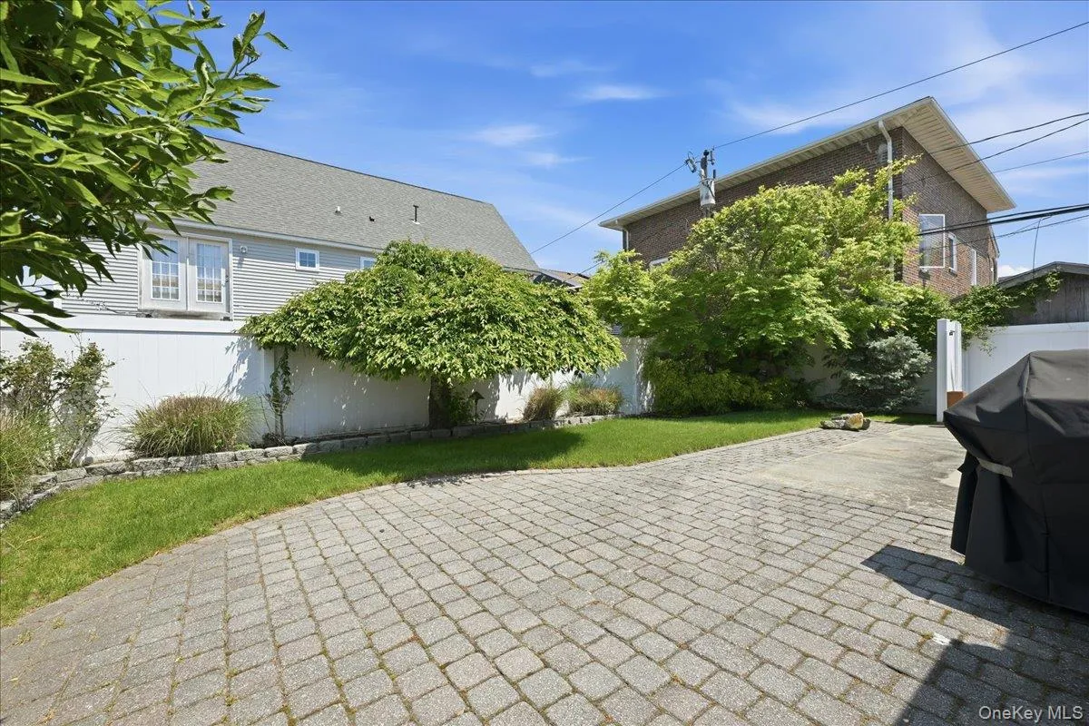 18 Clark Street, Long Beach, NY, 2 Bedrooms Bedrooms, 6 Rooms Rooms,1 BathroomBathrooms,Residential,For Rent,Clark,0,1003080 18 Clark Street, Long Beach, NY, 2 Bedrooms Bedrooms, 6 Rooms Rooms,1 BathroomBathrooms,Residential,For Rent,Clark,0,1003080