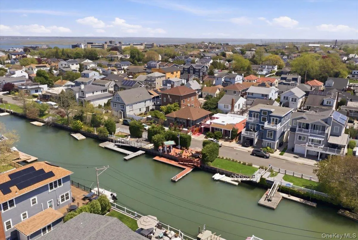 18 Clark Street, Long Beach, NY, 2 Bedrooms Bedrooms, 6 Rooms Rooms,1 BathroomBathrooms,Residential,For Rent,Clark,0,1003080 18 Clark Street, Long Beach, NY, 2 Bedrooms Bedrooms, 6 Rooms Rooms,1 BathroomBathrooms,Residential,For Rent,Clark,0,1003080
